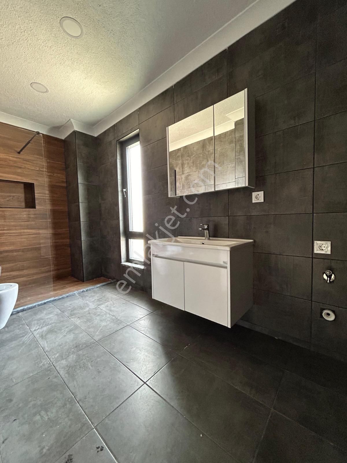 Karasuda Deniz Manzaralı Müstakil Bahçeli 4+1 Satılık Tripleks - Görsel 12