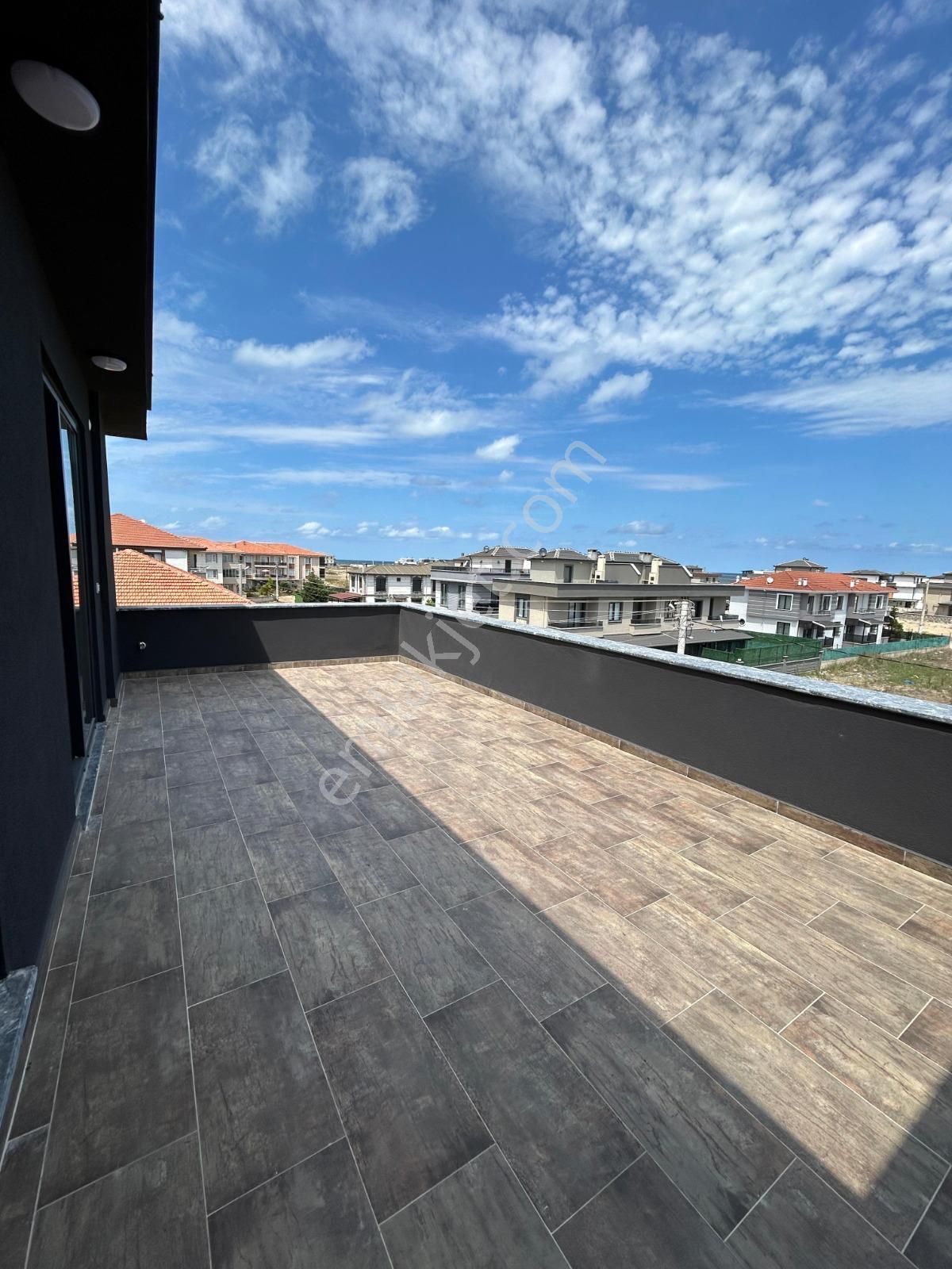 Karasuda Deniz Manzaralı Müstakil Bahçeli 4+1 Satılık Tripleks - Görsel 23