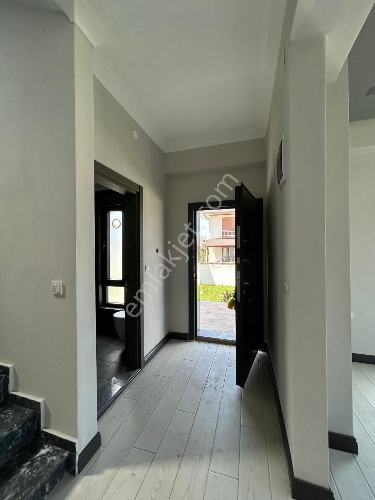 Karasuda Deniz Manzaralı Müstakil Bahçeli 4+1 Satılık Tripleks - Görsel 27