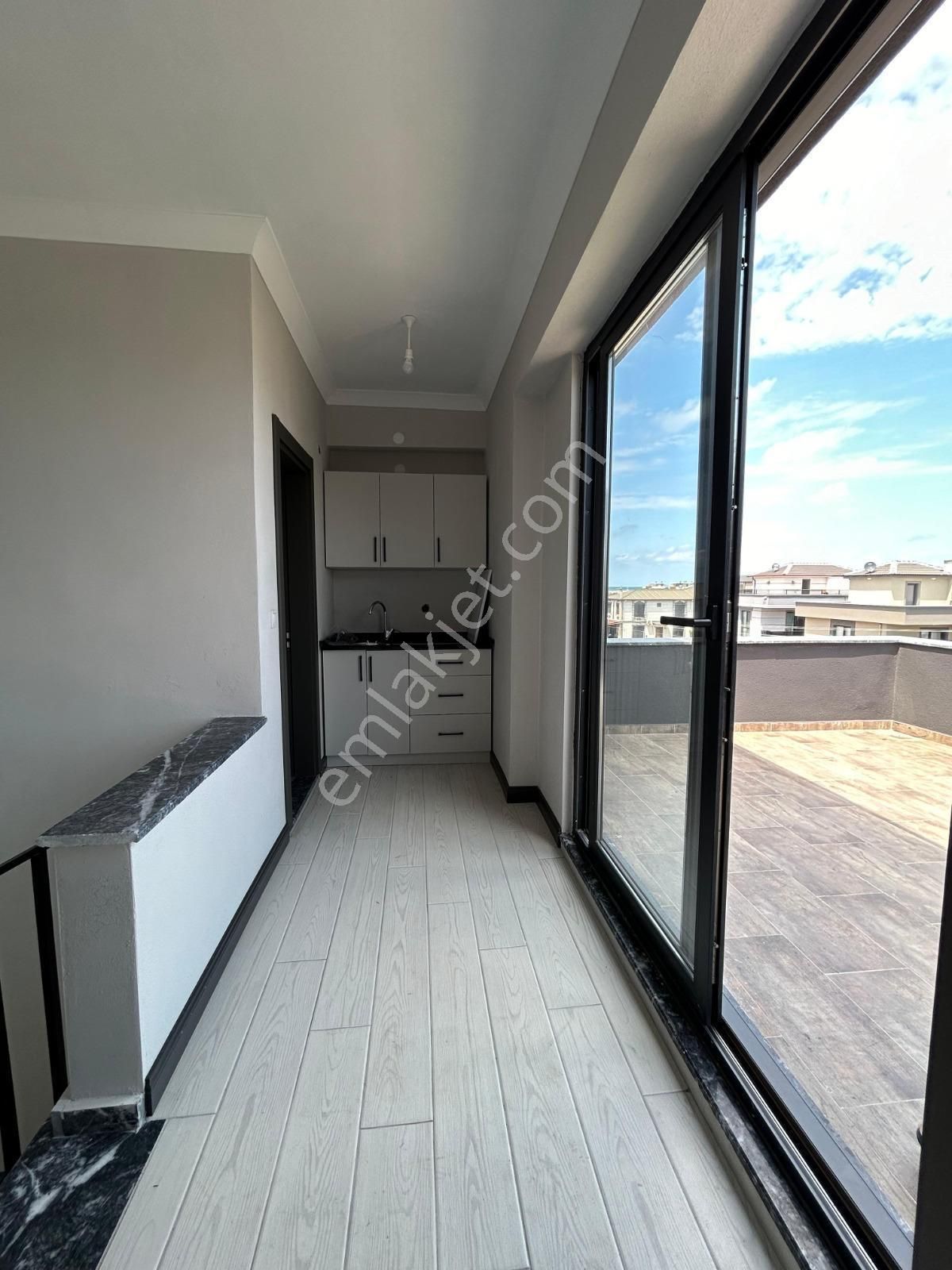 Karasuda Deniz Manzaralı Müstakil Bahçeli 4+1 Satılık Tripleks - Görsel 19