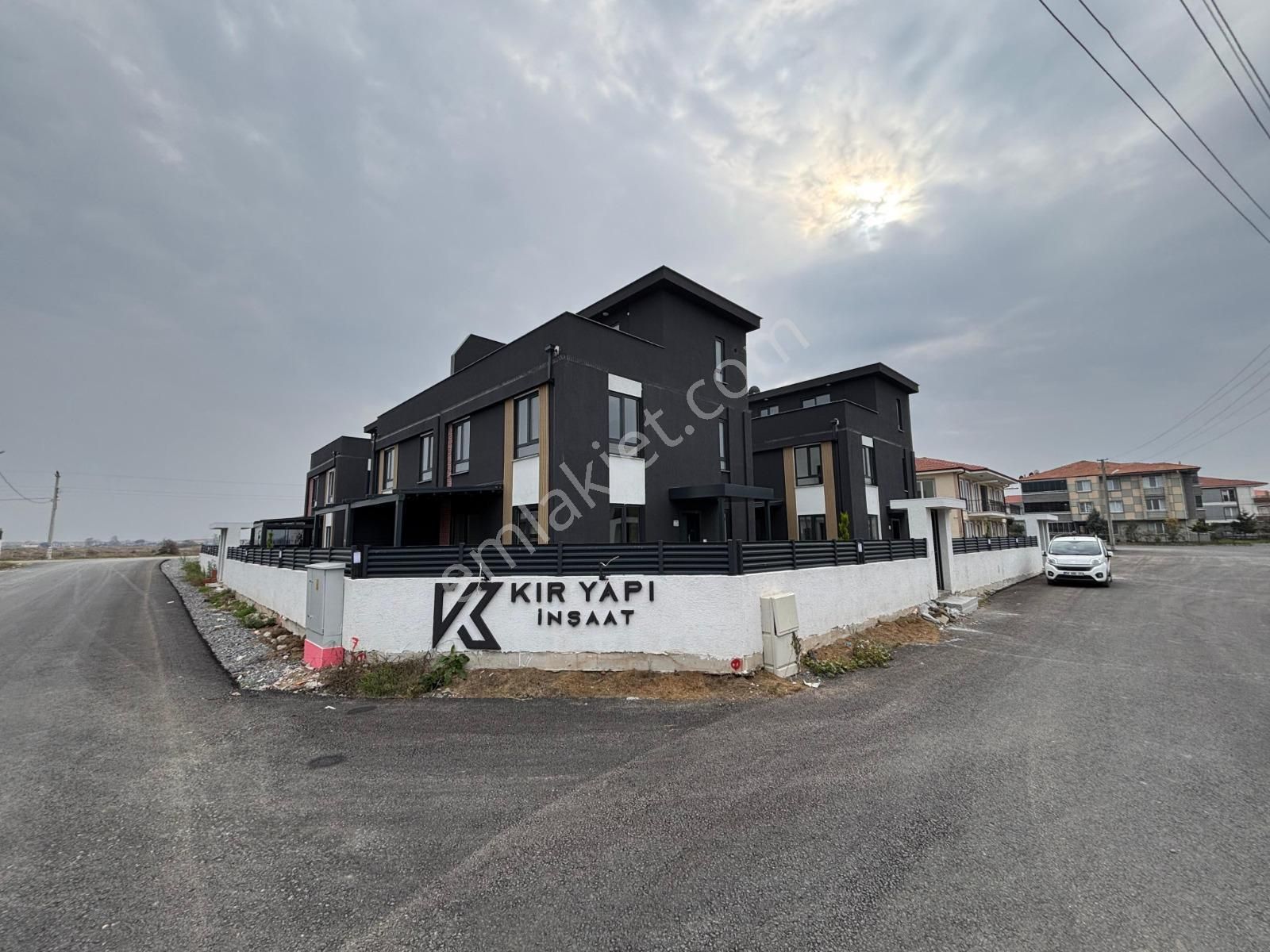 Karasuda Deniz Manzaralı Müstakil Bahçeli 4+1 Satılık Tripleks - Görsel 11