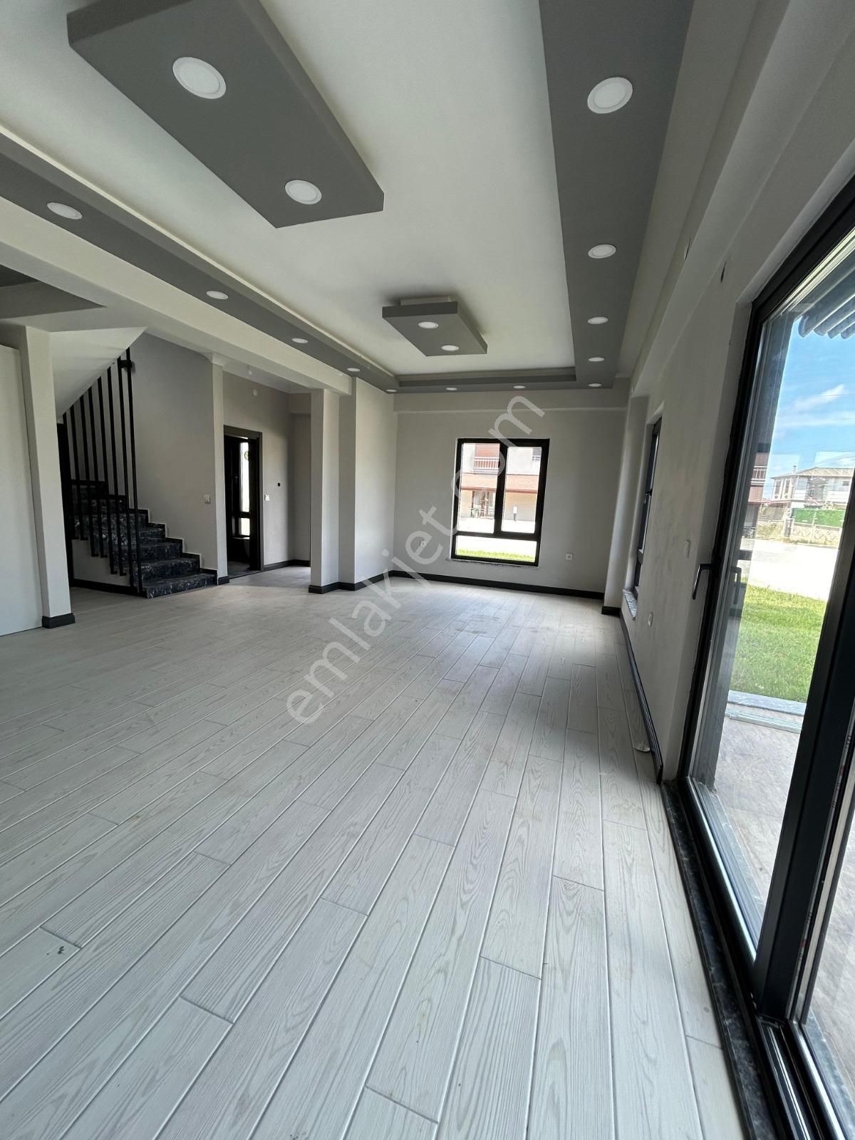 Karasuda Deniz Manzaralı Müstakil Bahçeli 4+1 Satılık Tripleks - Görsel 6