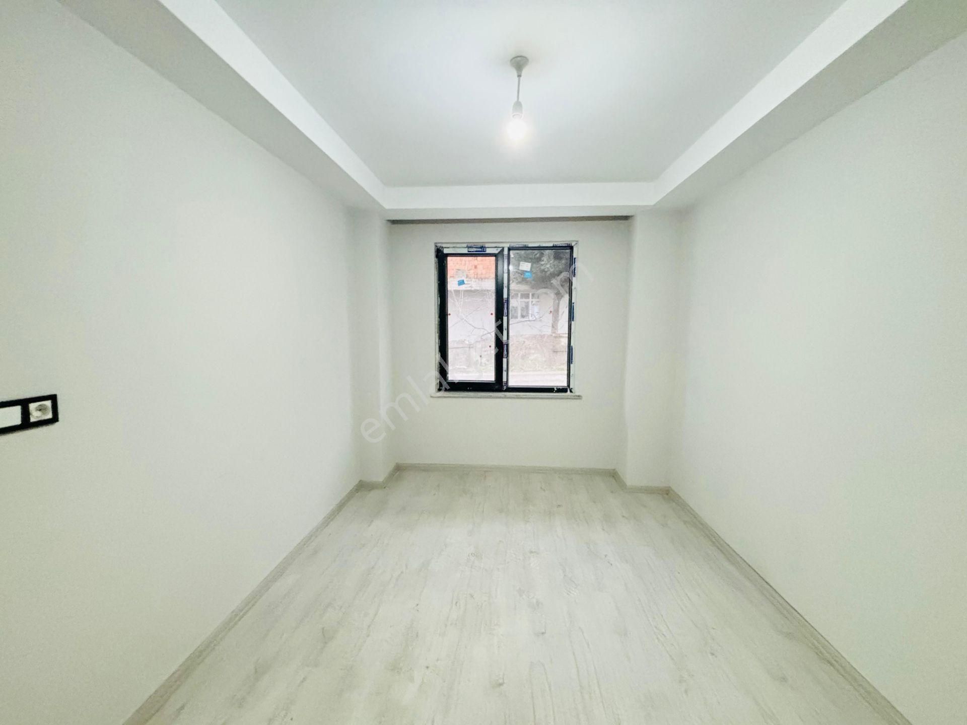 Güven'den Avm Bölgesinde Cadde Üstü Ön Cephe İskanlı 2+1 Daire - Görsel 8