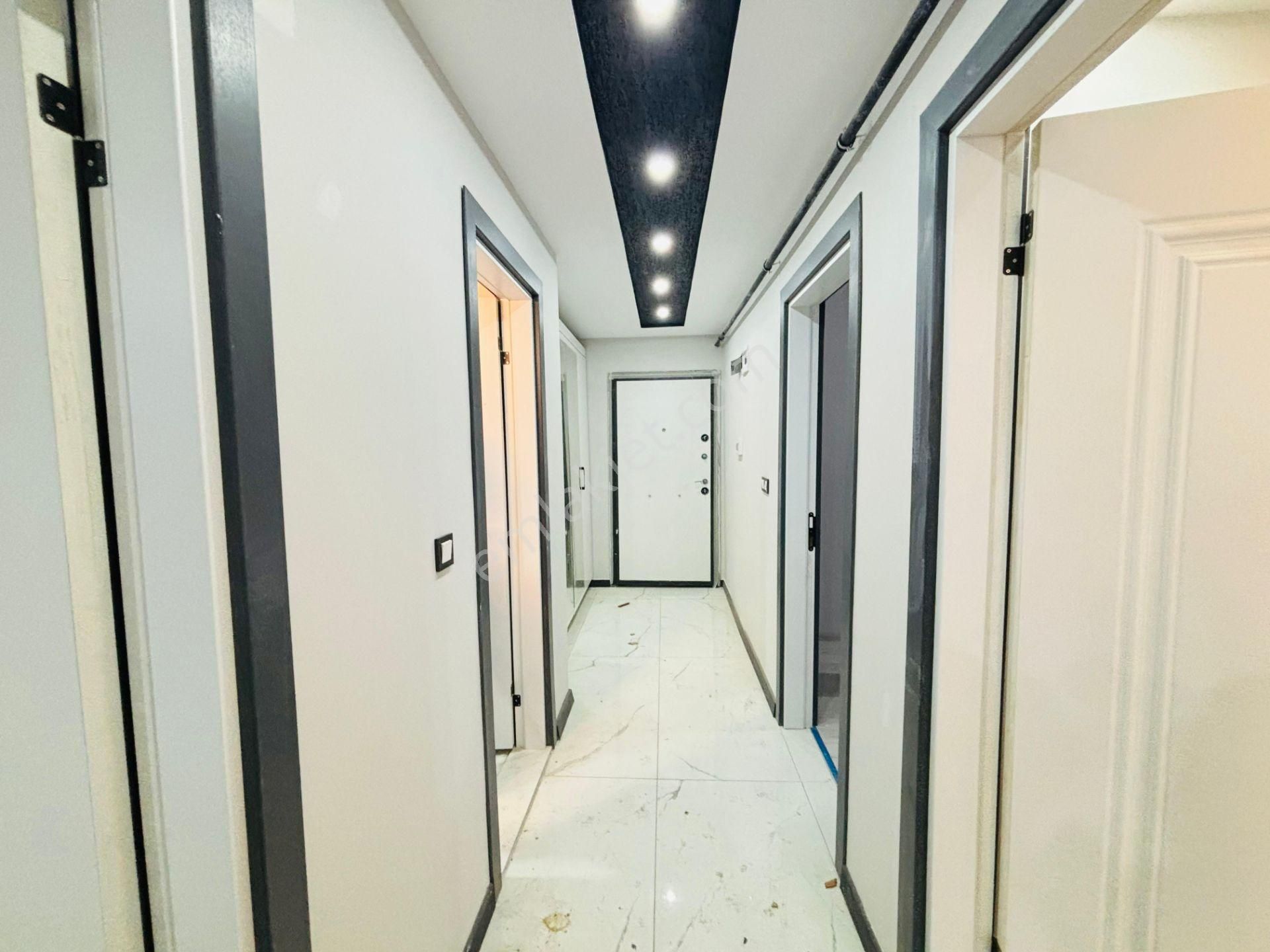 Güven'den Avm Bölgesinde Cadde Üstü Ön Cephe İskanlı 2+1 Daire - Görsel 18