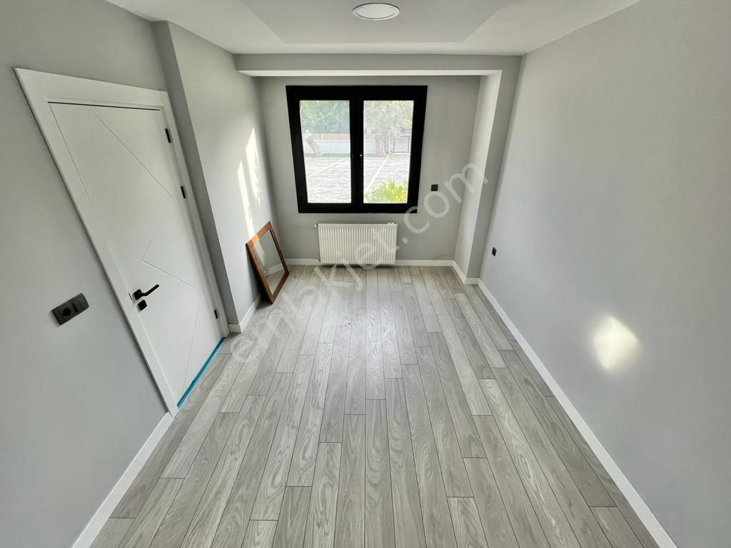 ✨akçay Ay Emlak'tan✨pelitköy'de Denize Sıfır Butik Sitede Yüzme Havuzlu Satılık 1+1 Lüks Daire - Görsel 13