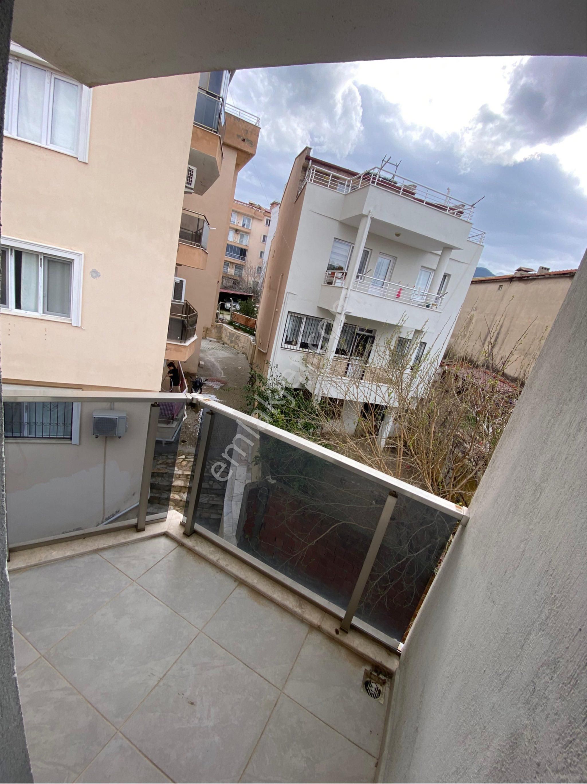 Kuşadası Davutlarda Çift Cepheli Önü Açık Çok Geniş 3+1 Daire - Görsel 9