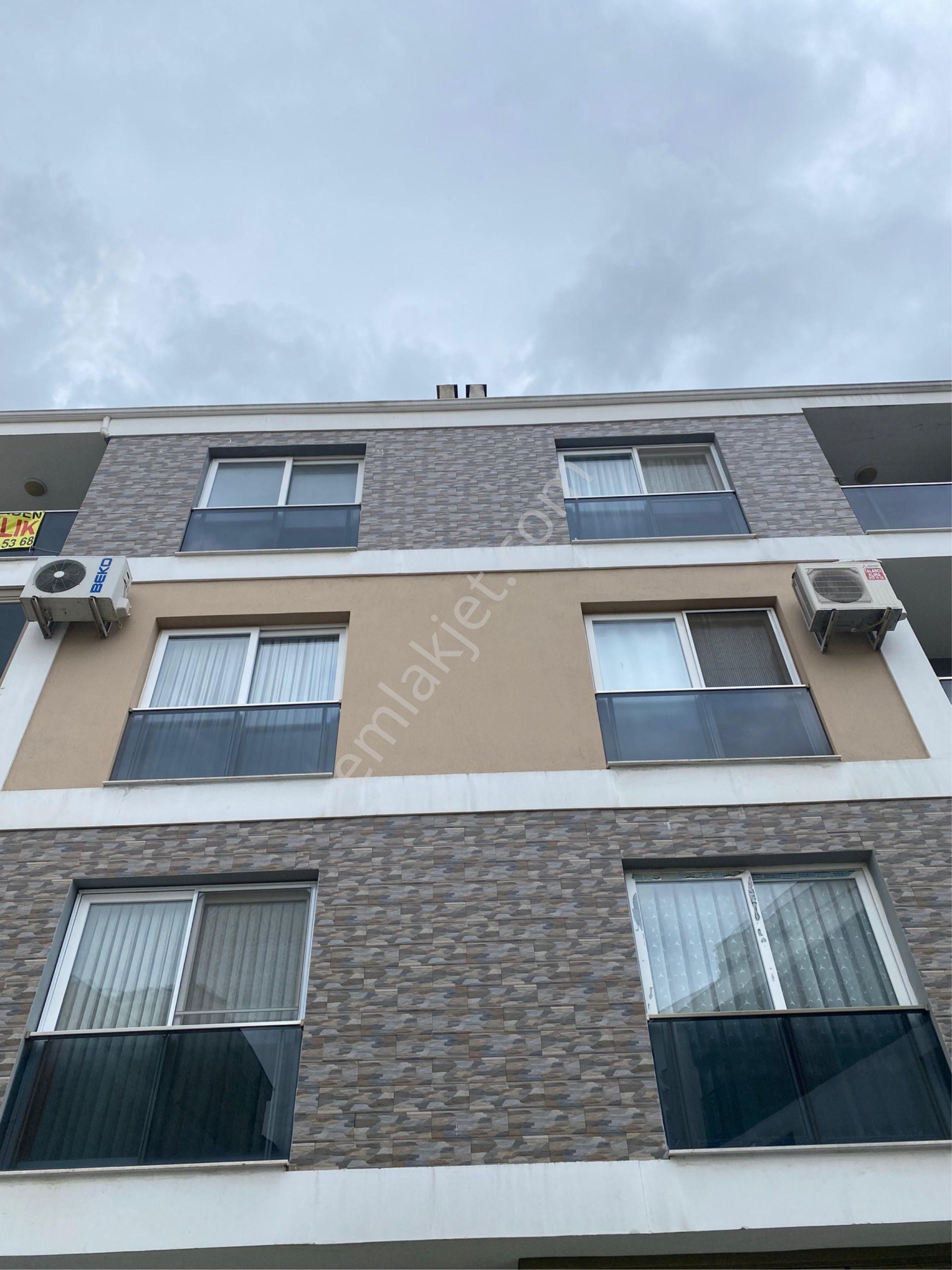 Kuşadası Davutlarda Çift Cepheli Önü Açık Çok Geniş 3+1 Daire