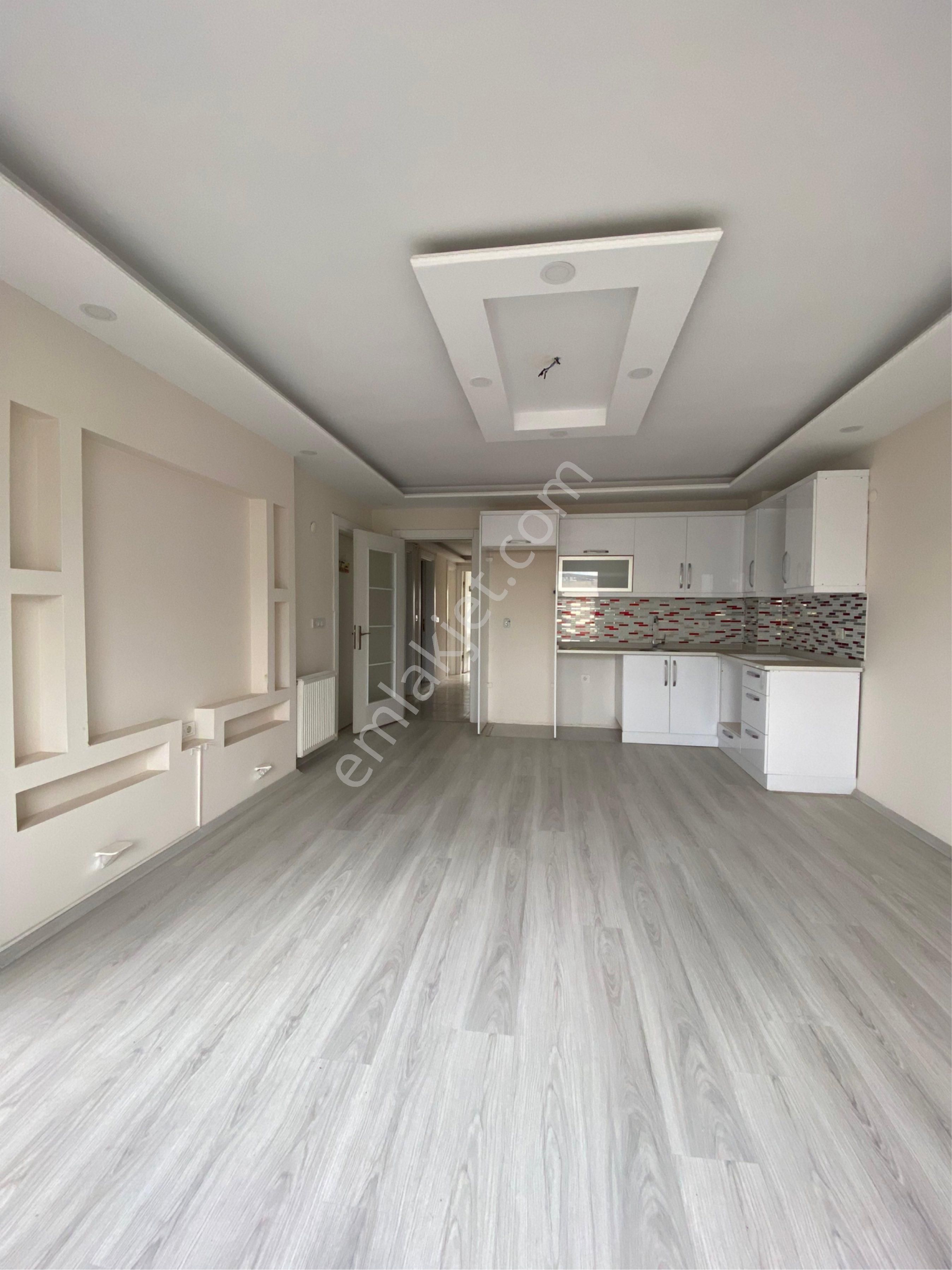 Kuşadası Davutlarda Çift Cepheli Önü Açık Çok Geniş 3+1 Daire - Görsel 2