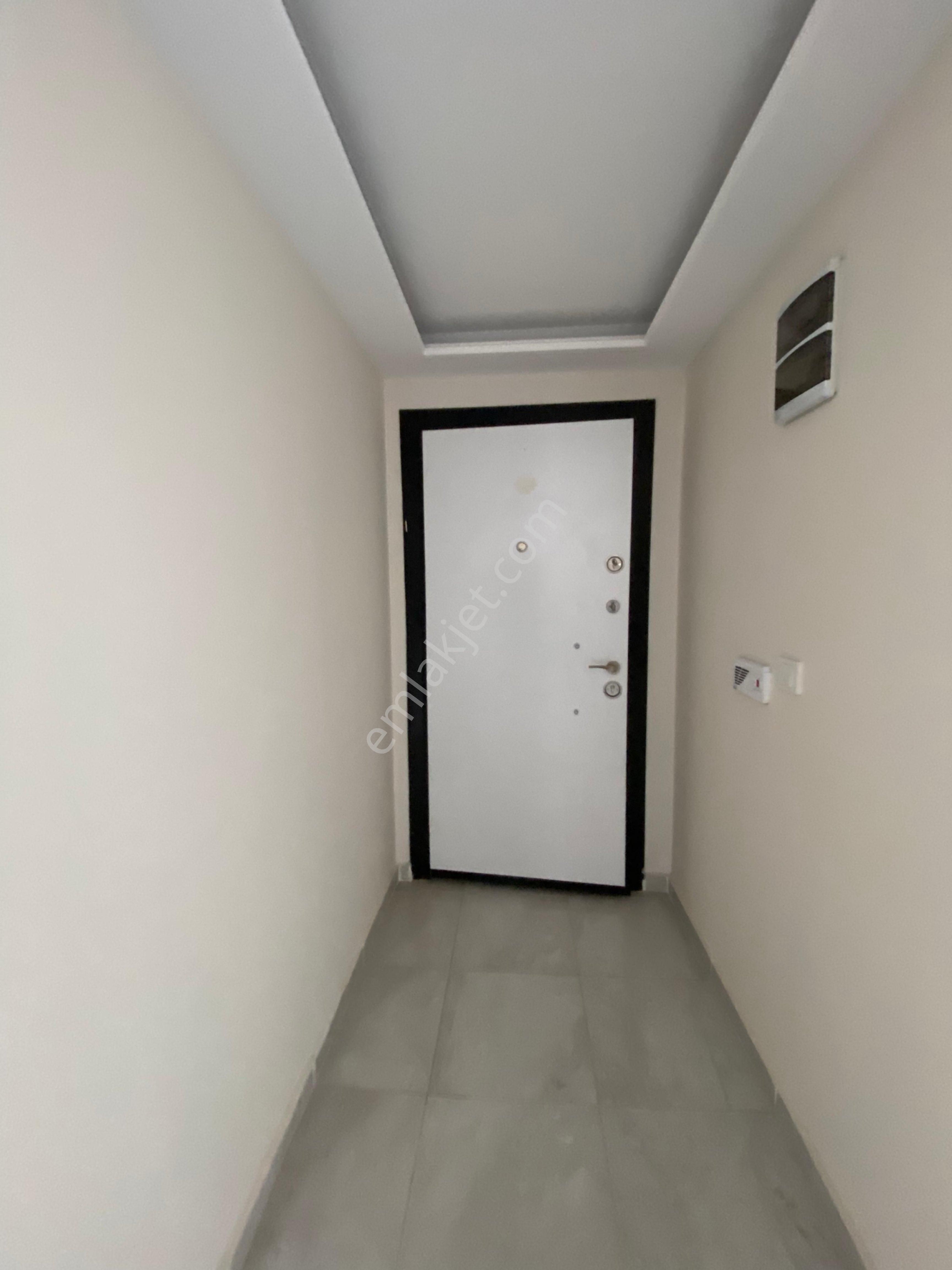 Kuşadası Davutlarda Çift Cepheli Önü Açık Çok Geniş 3+1 Daire - Görsel 11