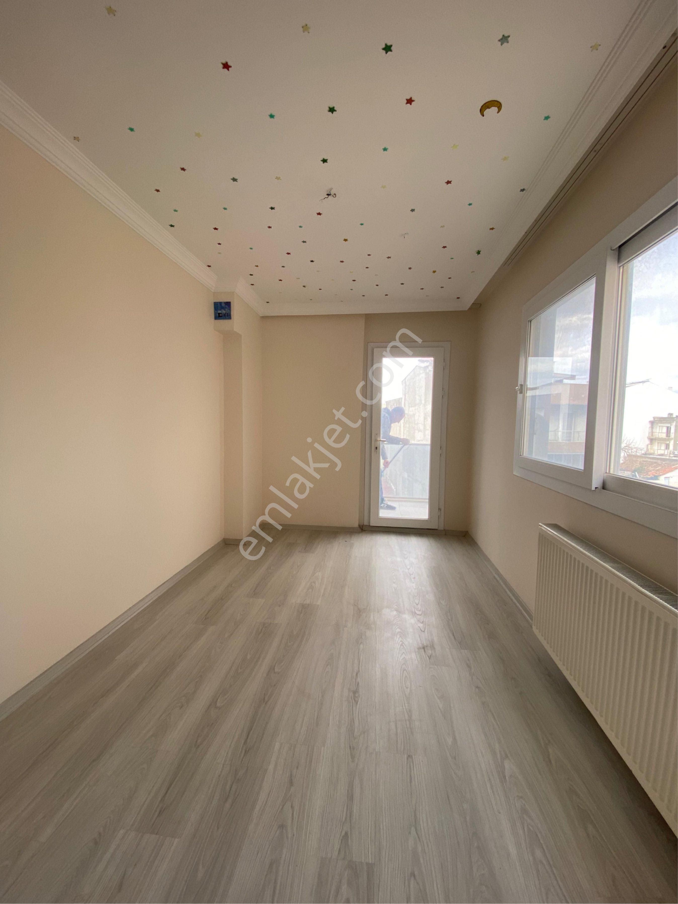 Kuşadası Davutlarda Çift Cepheli Önü Açık Çok Geniş 3+1 Daire - Görsel 8