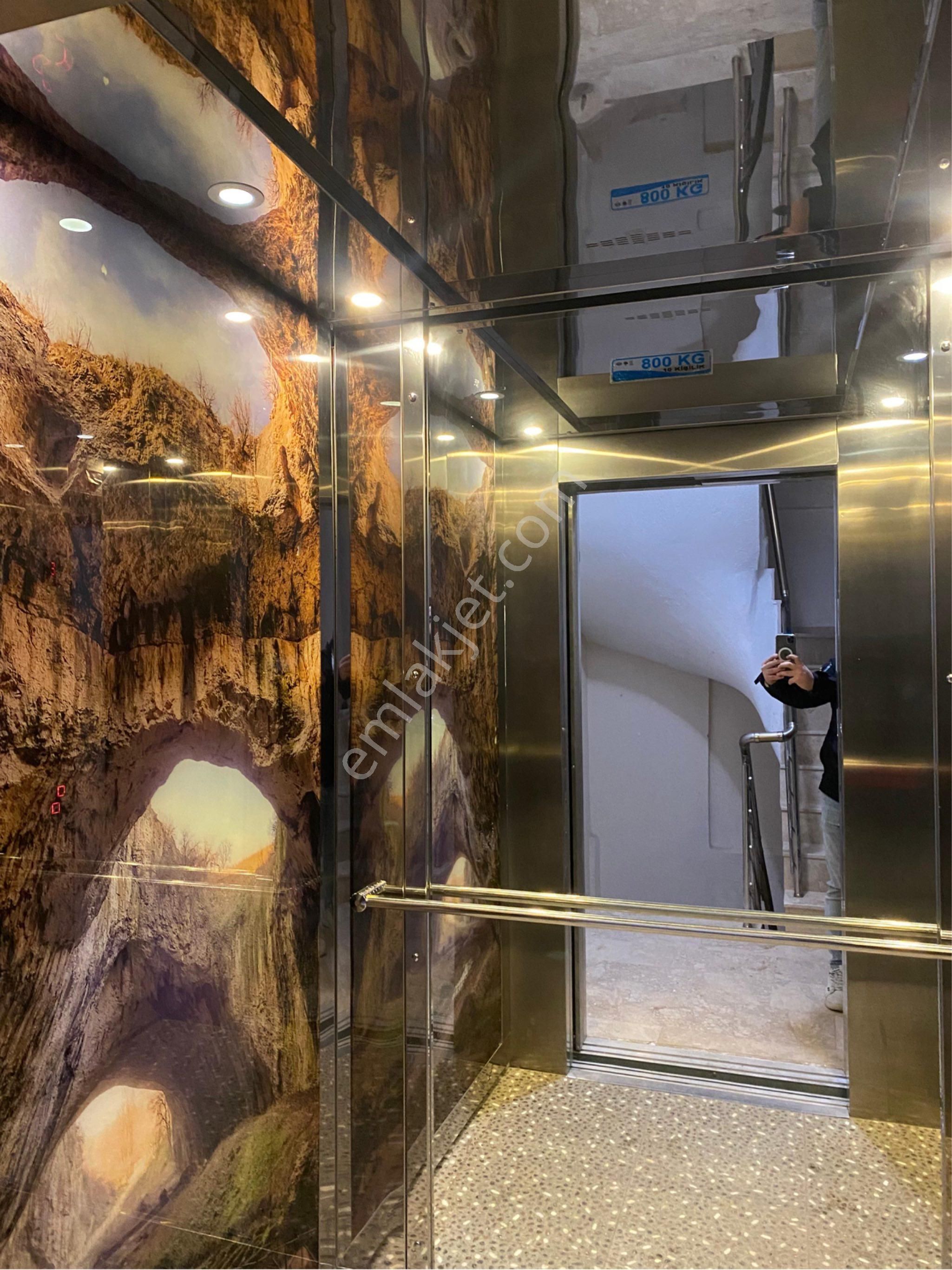 Kuşadası Davutlarda Çift Cepheli Önü Açık Çok Geniş 3+1 Daire - Görsel 12