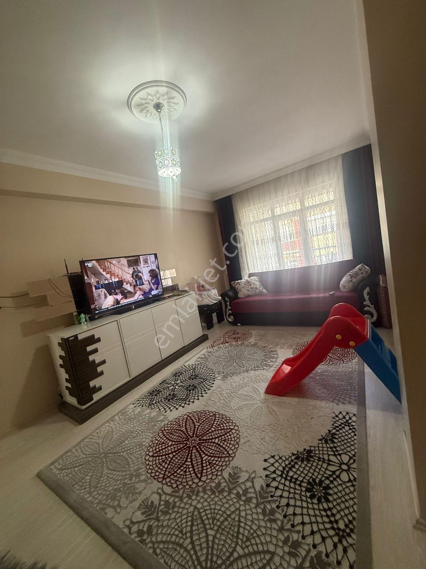 Elmas Emlaktan Mükemmel Lokasyon Kapalı Pazar Yakını 2+1 Ara Kat Daire - Görsel 2