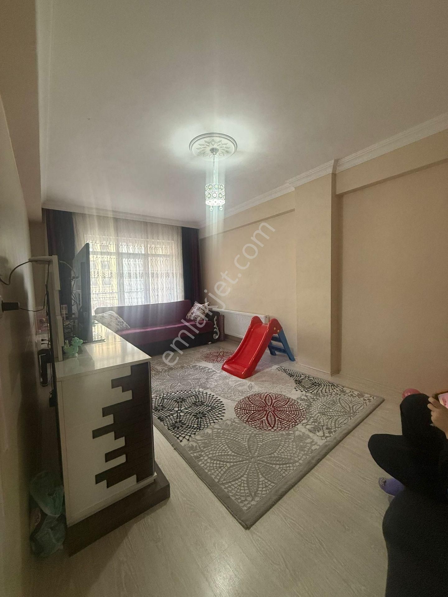 Elmas Emlaktan Mükemmel Lokasyon Kapalı Pazar Yakını 2+1 Ara Kat Daire - Görsel 3