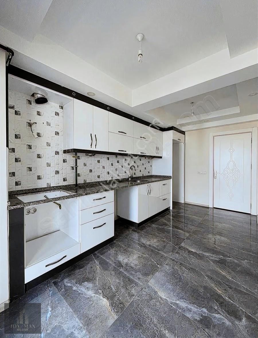 Gümüşler Bulvarı Nazbayrak Mevki Cadde Üzeri Satılık 3+1 Daire - Görsel 2