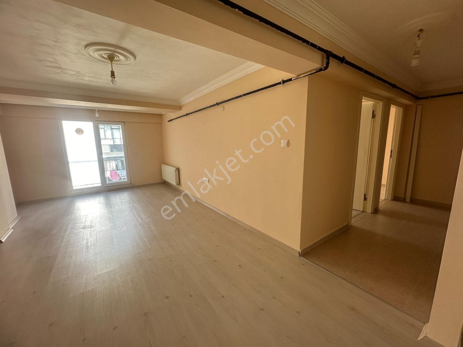 2+1 Atatürk Caddesi Üzeri Çanakkale Barbaros Okulu Yakını