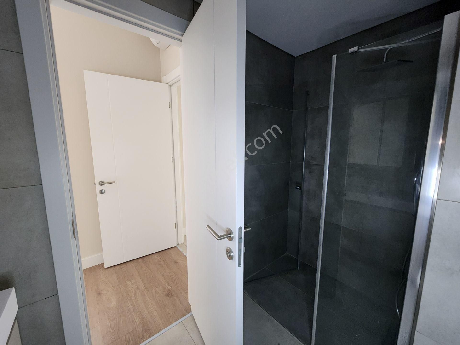 Kartal Batı Yakası Ödeme Avantajlı 47m2 Teraslı Tüm Camlardan Peyzaj Manzaralı Satılık 4+1 Daire - Görsel 25