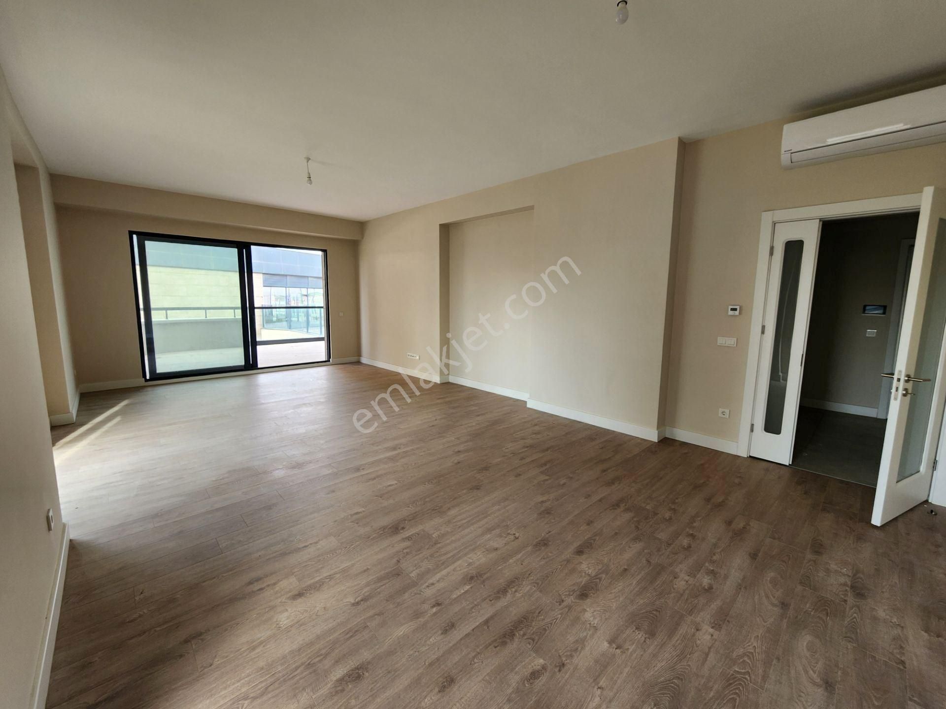 Kartal Batı Yakası Ödeme Avantajlı 47m2 Teraslı Tüm Camlardan Peyzaj Manzaralı Satılık 4+1 Daire - Görsel 6