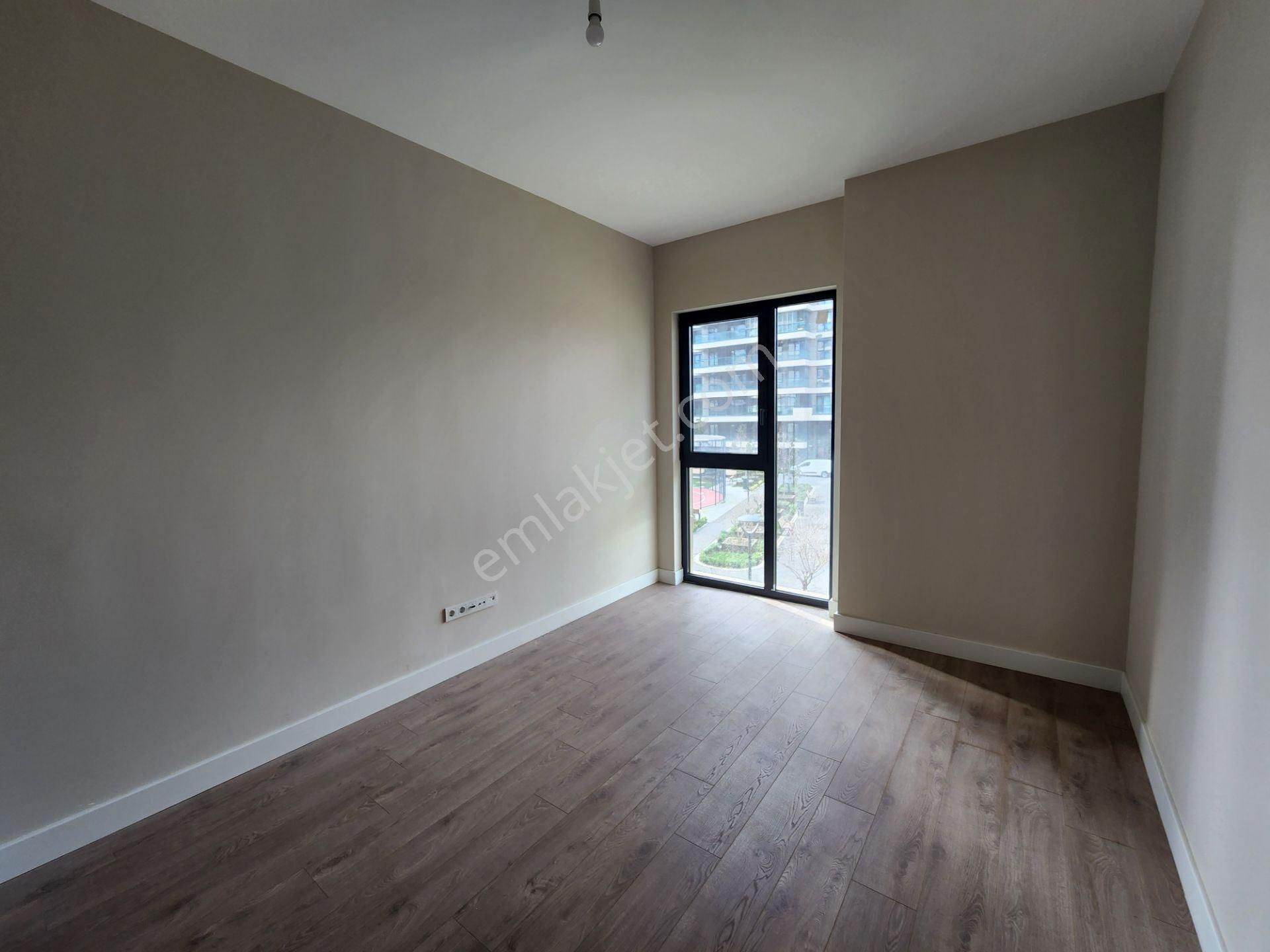 Kartal Batı Yakası Ödeme Avantajlı 47m2 Teraslı Tüm Camlardan Peyzaj Manzaralı Satılık 4+1 Daire - Görsel 15