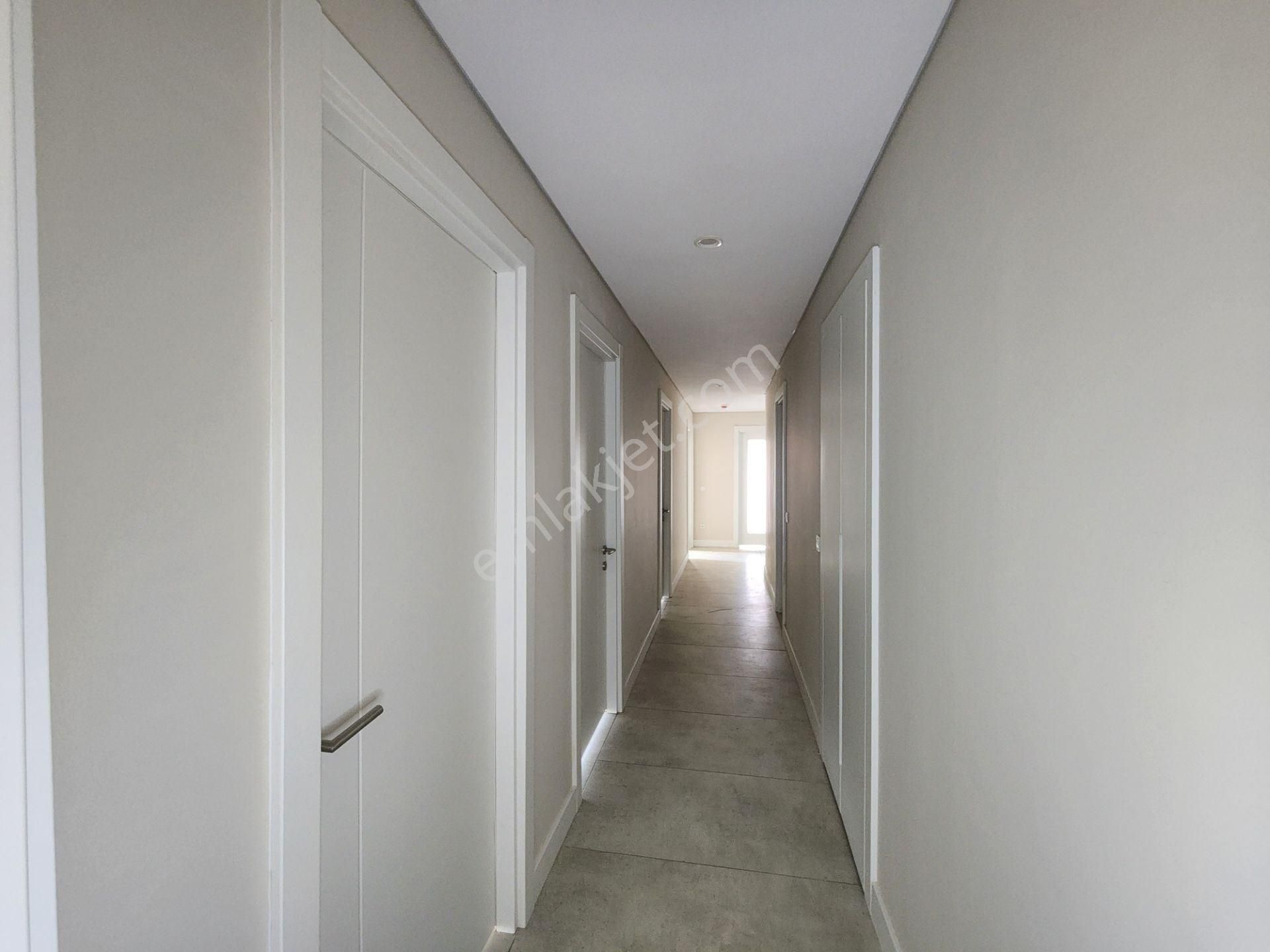 Kartal Batı Yakası Ödeme Avantajlı 47m2 Teraslı Tüm Camlardan Peyzaj Manzaralı Satılık 4+1 Daire - Görsel 13