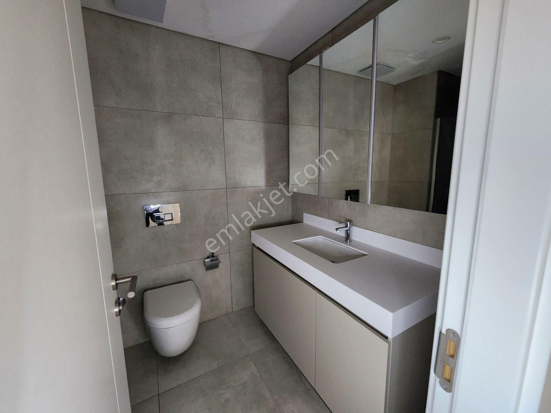 Kartal Batı Yakası Ödeme Avantajlı 47m2 Teraslı Tüm Camlardan Peyzaj Manzaralı Satılık 4+1 Daire - Görsel 24