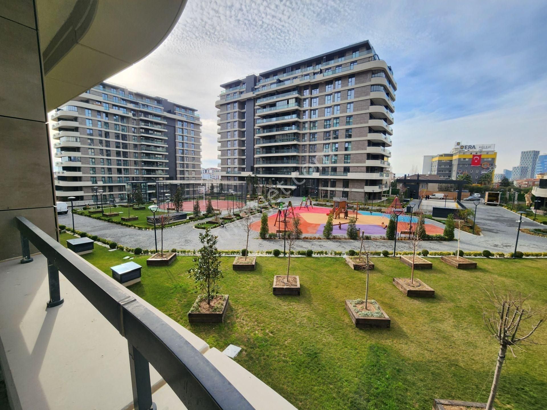 Kartal Batı Yakası Ödeme Avantajlı 47m2 Teraslı Tüm Camlardan Peyzaj Manzaralı Satılık 4+1 Daire - Görsel 3