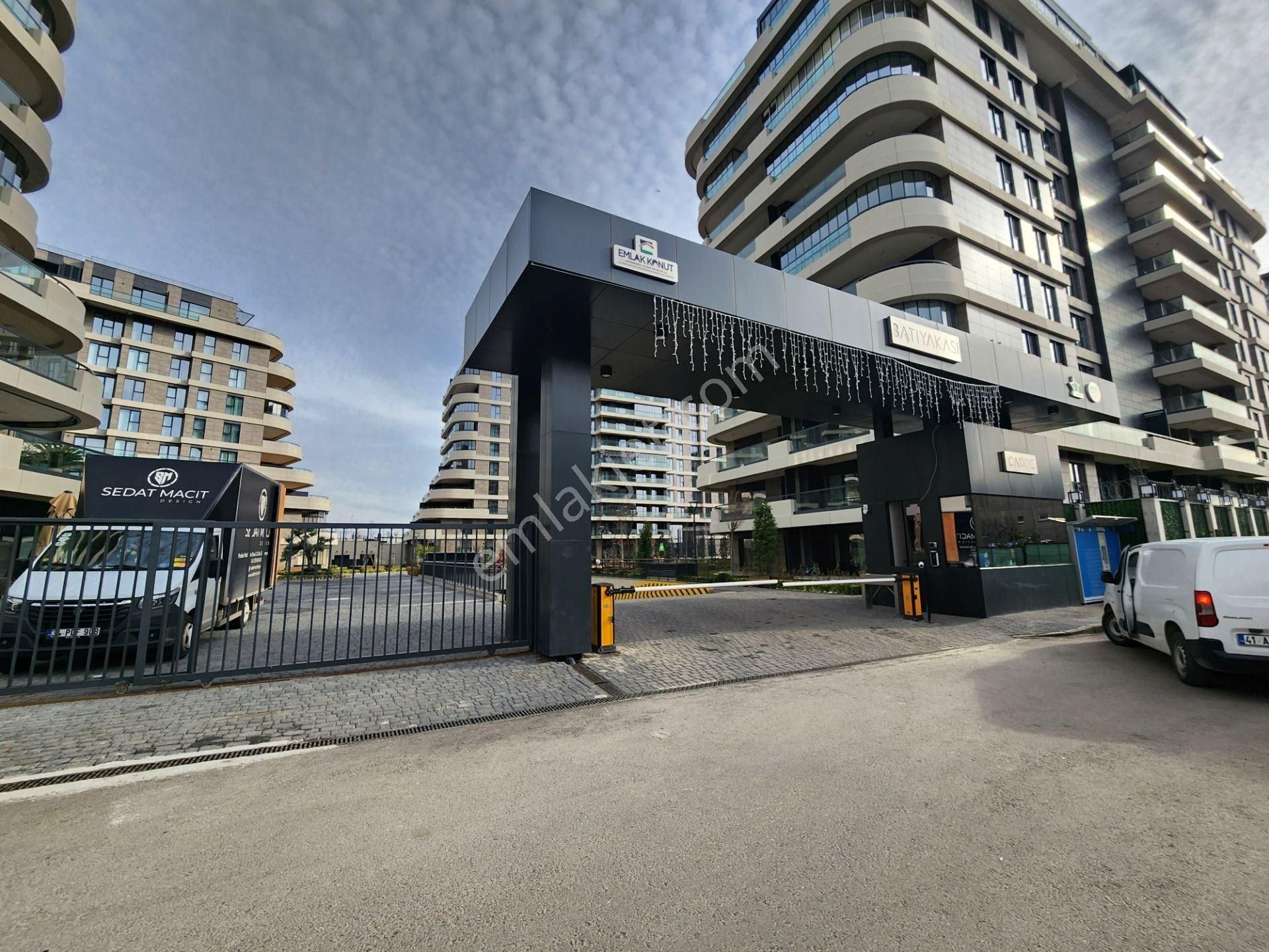 Kartal Batı Yakası Ödeme Avantajlı 47m2 Teraslı Tüm Camlardan Peyzaj Manzaralı Satılık 4+1 Daire - Görsel 34