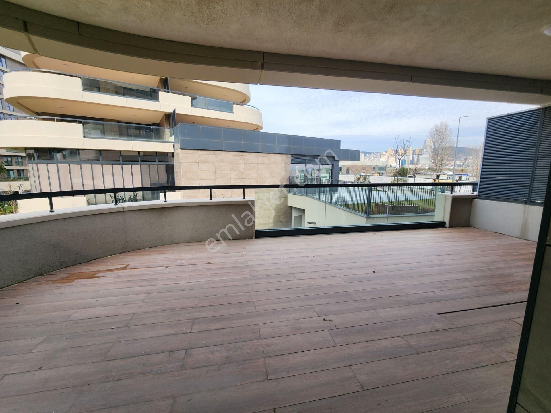 Kartal Batı Yakası Ödeme Avantajlı 47m2 Teraslı Tüm Camlardan Peyzaj Manzaralı Satılık 4+1 Daire - Görsel 7