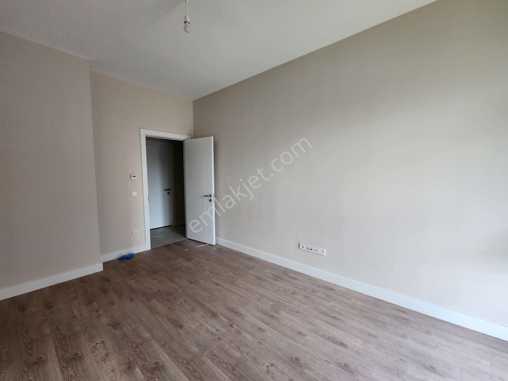 Kartal Batı Yakası Ödeme Avantajlı 47m2 Teraslı Tüm Camlardan Peyzaj Manzaralı Satılık 4+1 Daire - Görsel 14