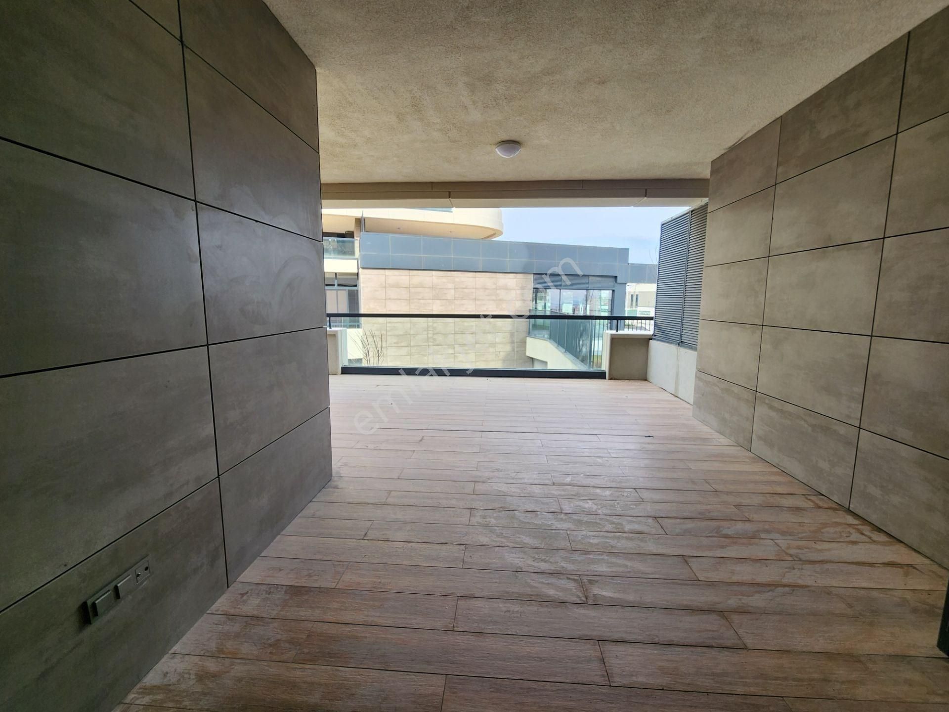 Kartal Batı Yakası Ödeme Avantajlı 47m2 Teraslı Tüm Camlardan Peyzaj Manzaralı Satılık 4+1 Daire - Görsel 11