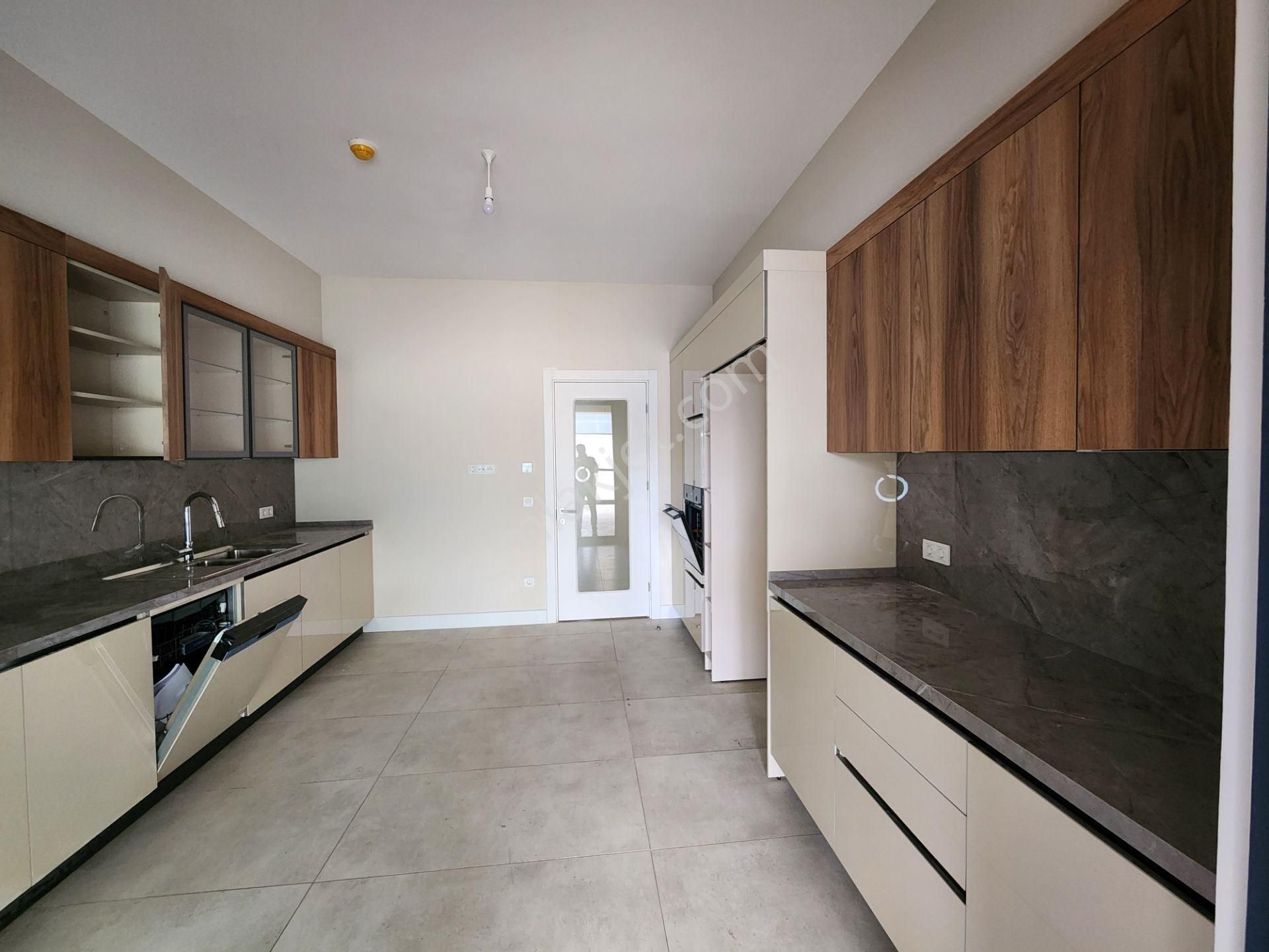 Kartal Batı Yakası Ödeme Avantajlı 47m2 Teraslı Tüm Camlardan Peyzaj Manzaralı Satılık 4+1 Daire - Görsel 12