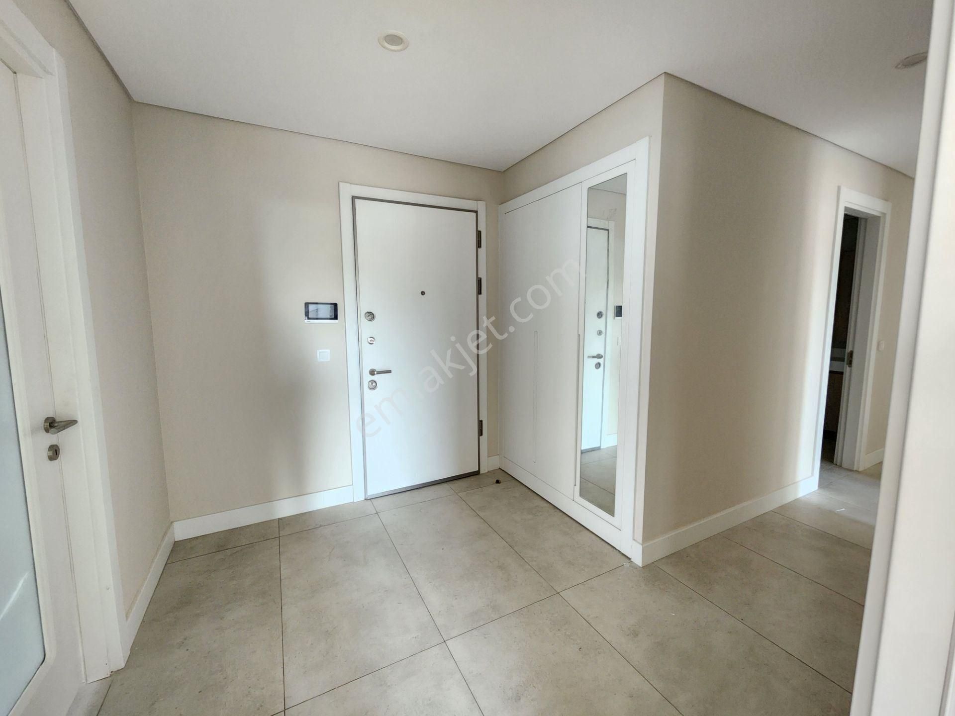 Kartal Batı Yakası Ödeme Avantajlı 47m2 Teraslı Tüm Camlardan Peyzaj Manzaralı Satılık 4+1 Daire - Görsel 8