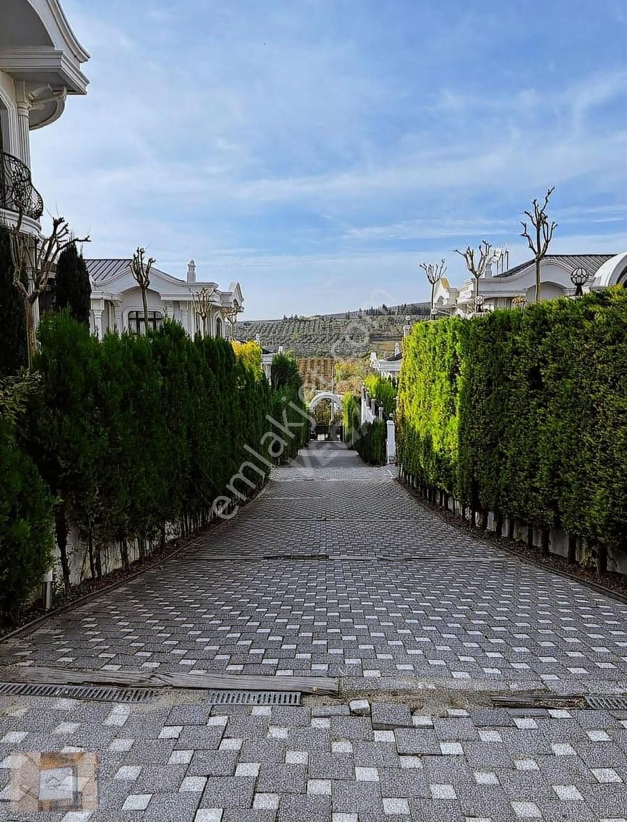 Bursa Mudanya Bademli Zeray Country Havuzlu Villa Satılık