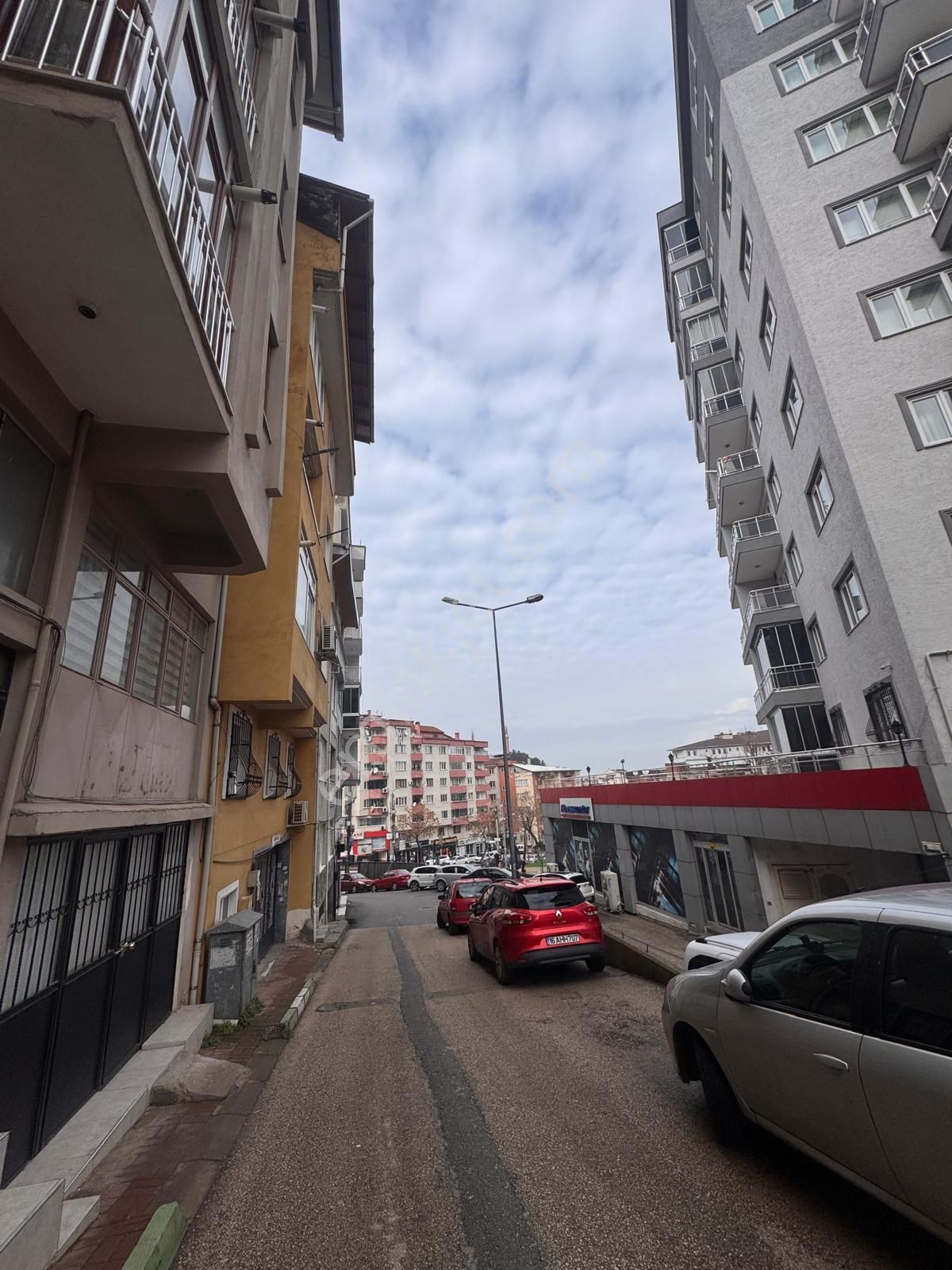 Geniş Salonlu | Kapalı Mutfak | Yeni Boyalı 2+1 Sinandede - Görsel 10