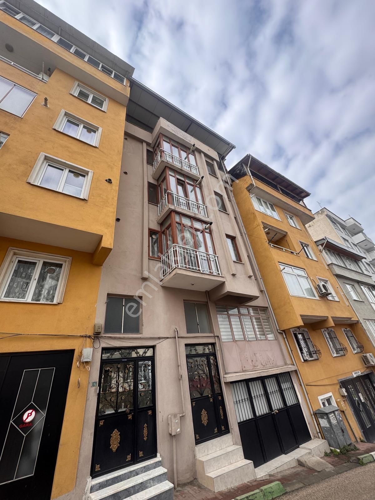 Geniş Salonlu | Kapalı Mutfak | Yeni Boyalı 2+1 Sinandede