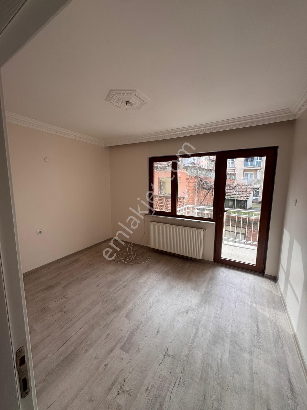 Geniş Salonlu | Kapalı Mutfak | Yeni Boyalı 2+1 Sinandede - Görsel 3