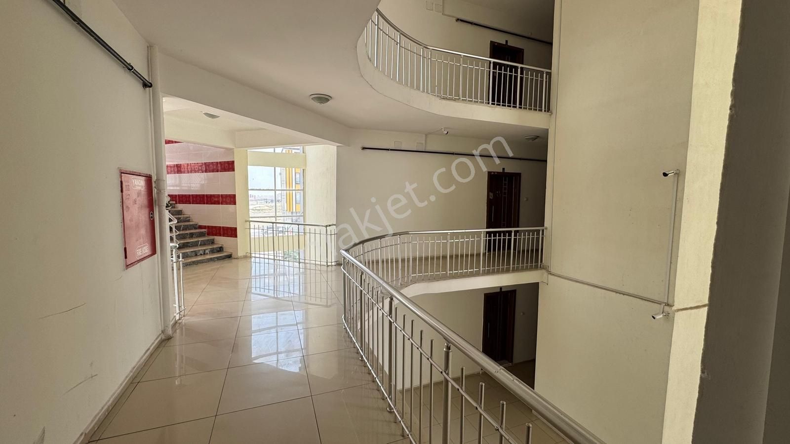 Kosova Mh Kiralık 1+1 Eşyalı Arakat Daire Servis Güzergahı Üzerd - Görsel 4