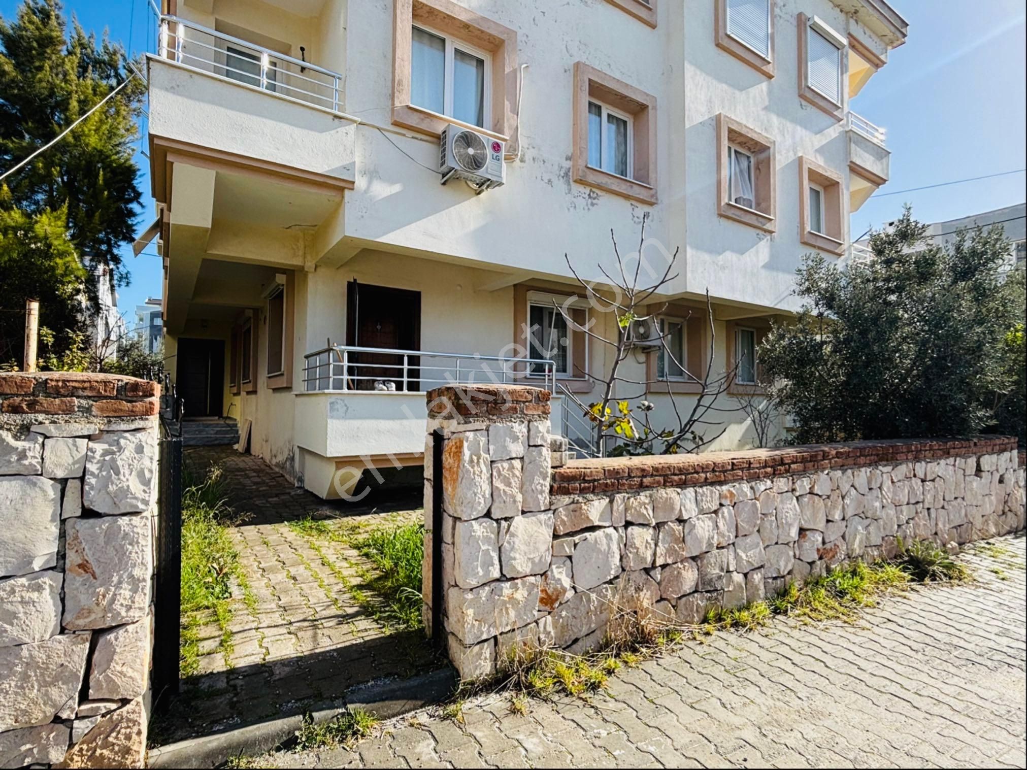 Didim Efelerde Satılık Müstakil Giriş 1+1 Daire