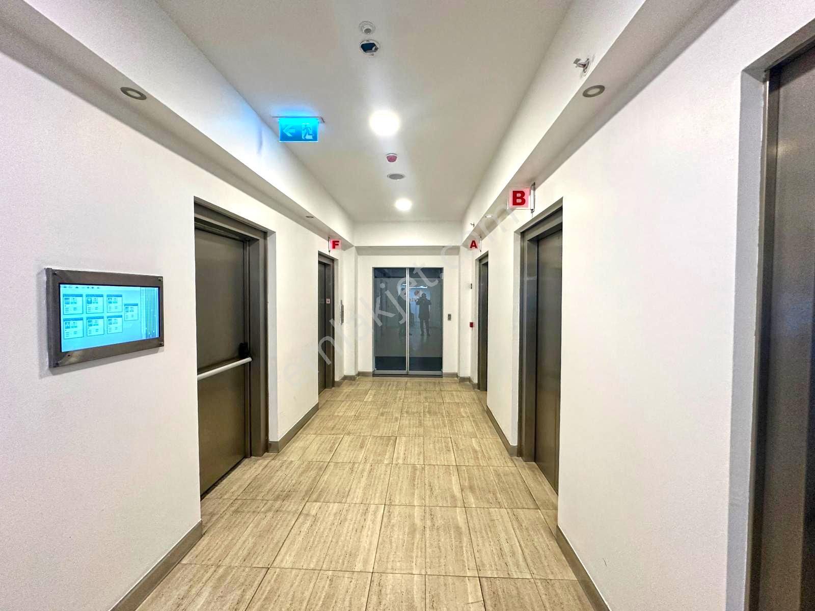 Remax'tan Maslak Sun Plaza'da Hazır Eşyalı 200 M2 Kiralık Ofis - Görsel 4