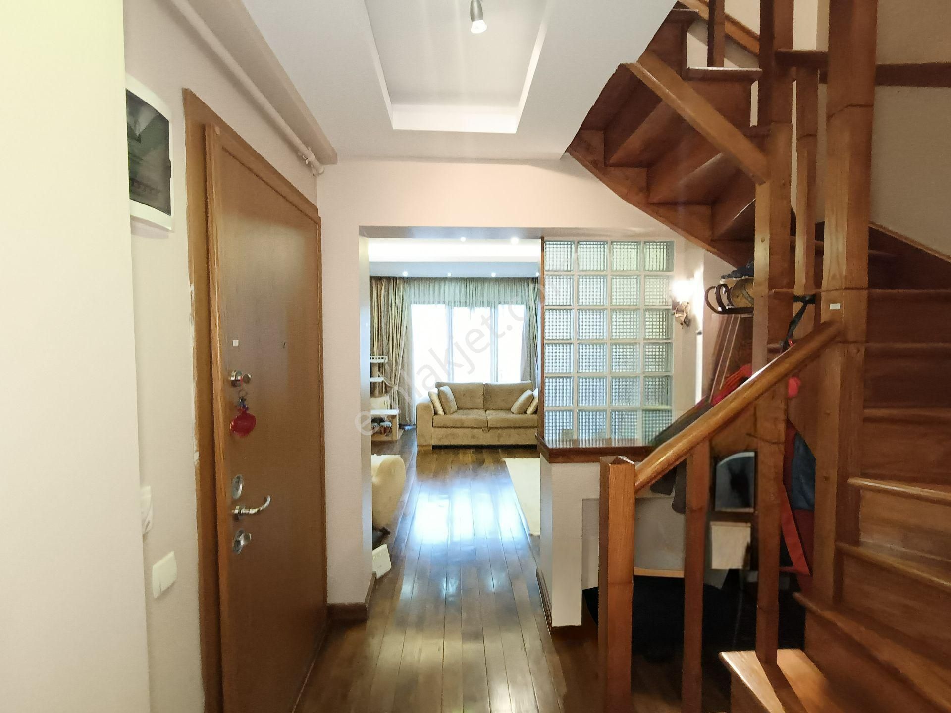 Üsküdar'da Masif Zeminli, Ultra Verimli, Standart Üstü Satılık Dubleks Daire - Görsel 3