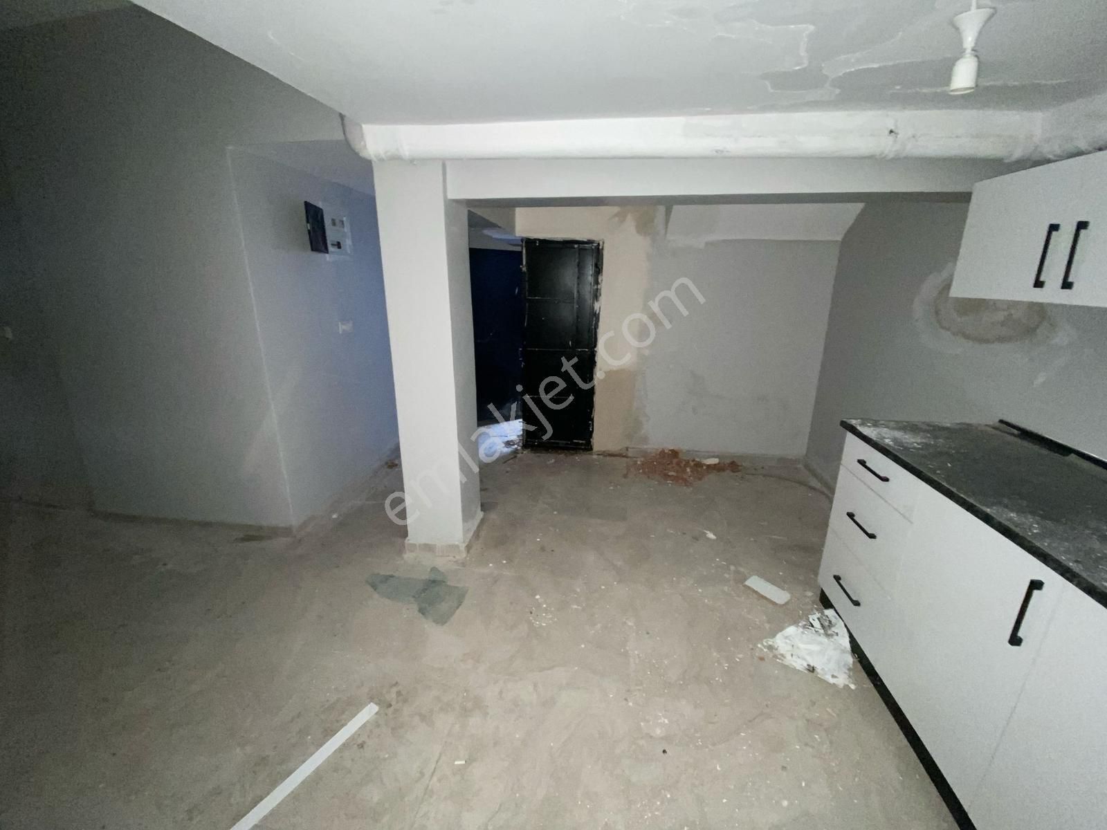 Güngören Haznedar Mah 75m2 Bodrum Dükkan