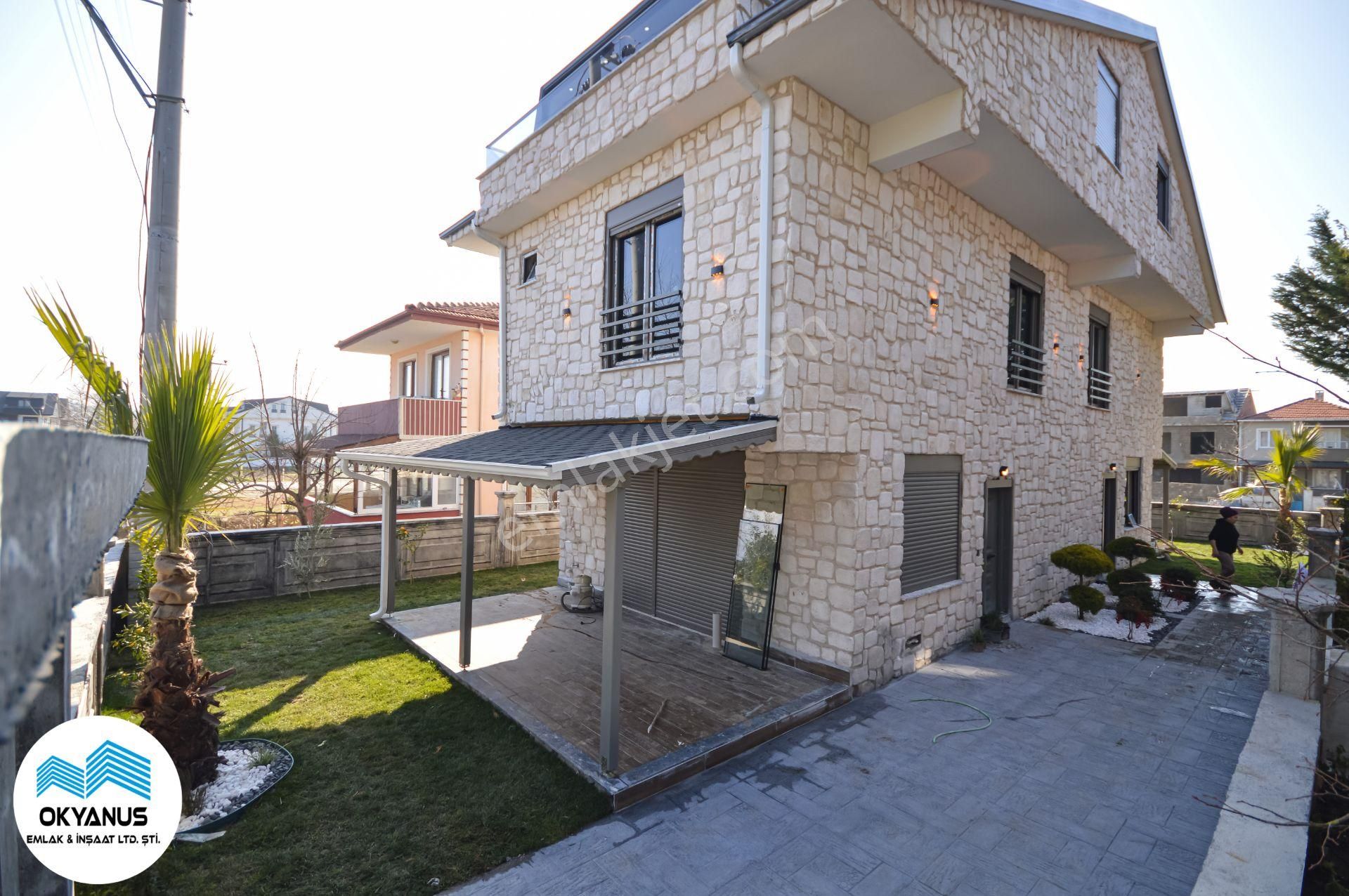 Sakarya Kocaali De Denize Çok Yakın Geniş Bahçeli Gerçekten Şık Ve Zarif 4+1 Villa