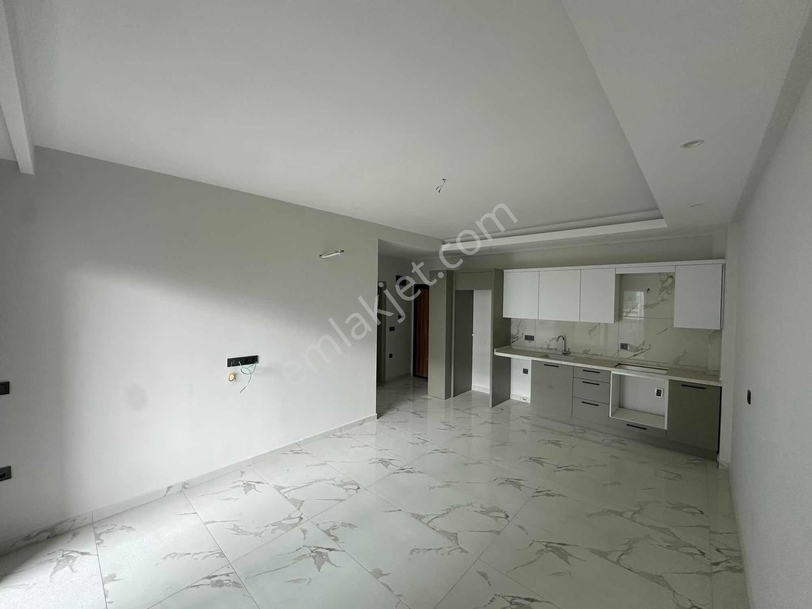 Tosmurda Yeni Binada 1+1 Satılık Firsat Daire - Görsel 4