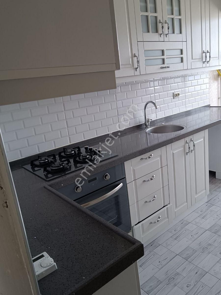 Yurtoğlu Mah. Merkez'de Doğal Gazlı 3+1 120 M2 Temiz 5.kat Daire