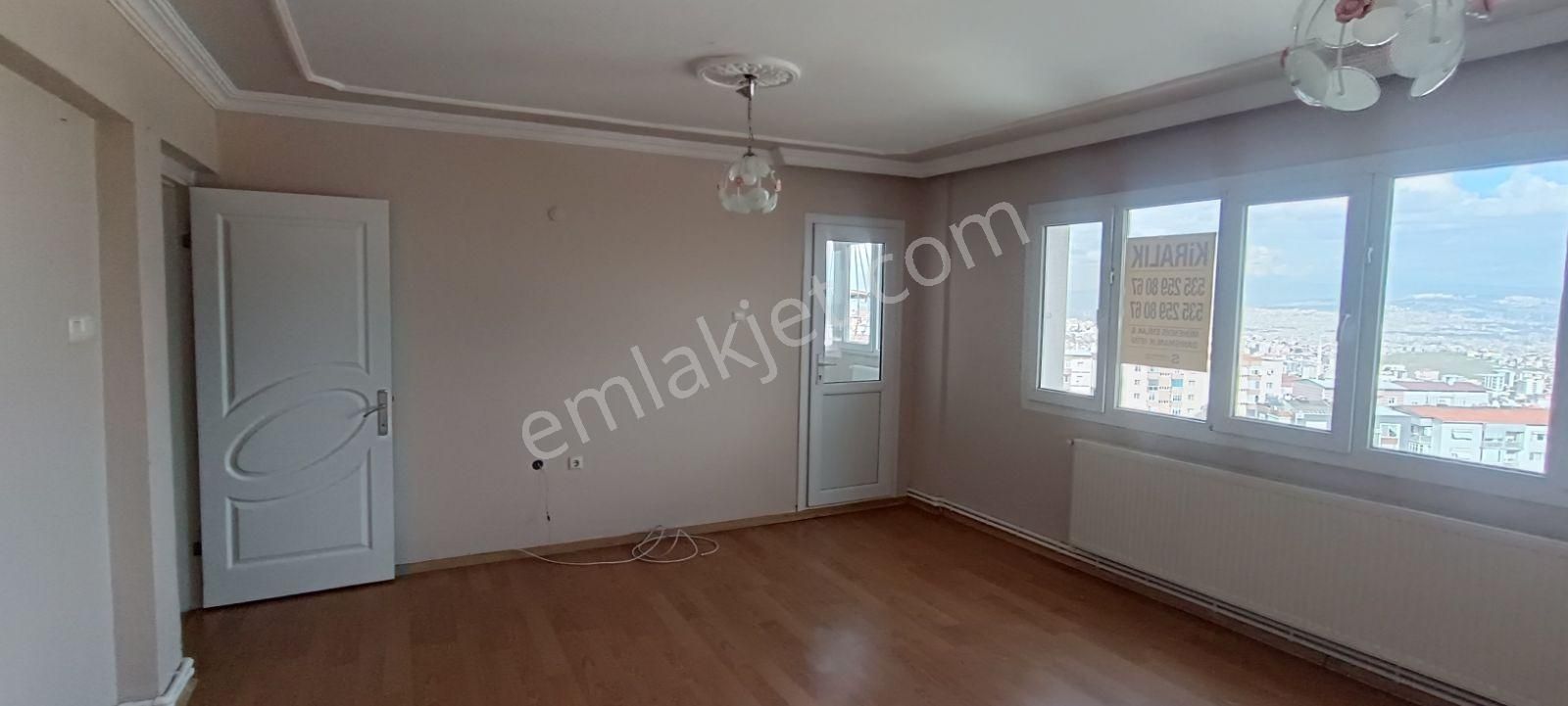 Yurtoğlu Mah. Merkez'de Doğal Gazlı 3+1 120 M2 Temiz 5.kat Daire - Görsel 15