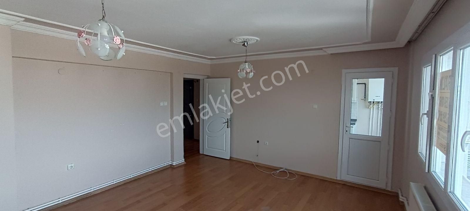 Yurtoğlu Mah. Merkez'de Doğal Gazlı 3+1 120 M2 Temiz 5.kat Daire - Görsel 2