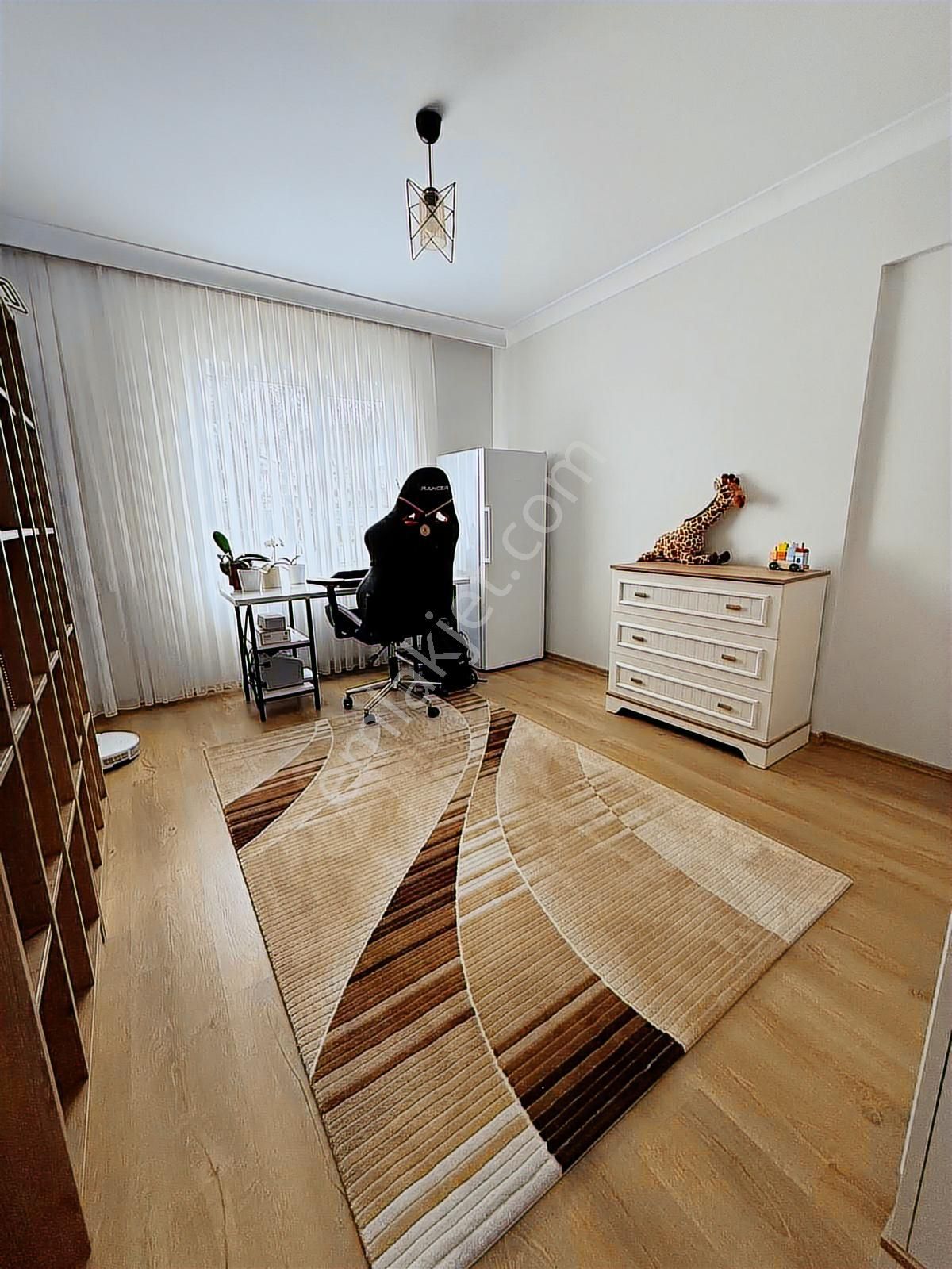 Kıbrısköy Site'de 3+1 Full Yapılı Satılık Teras Balkonlu Daire - Görsel 2