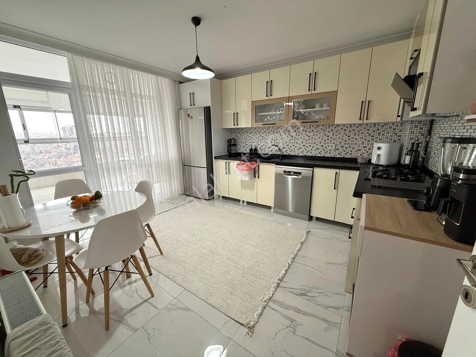 Kıbrısköy Site'de 3+1 Full Yapılı Satılık Teras Balkonlu Daire - Görsel 5