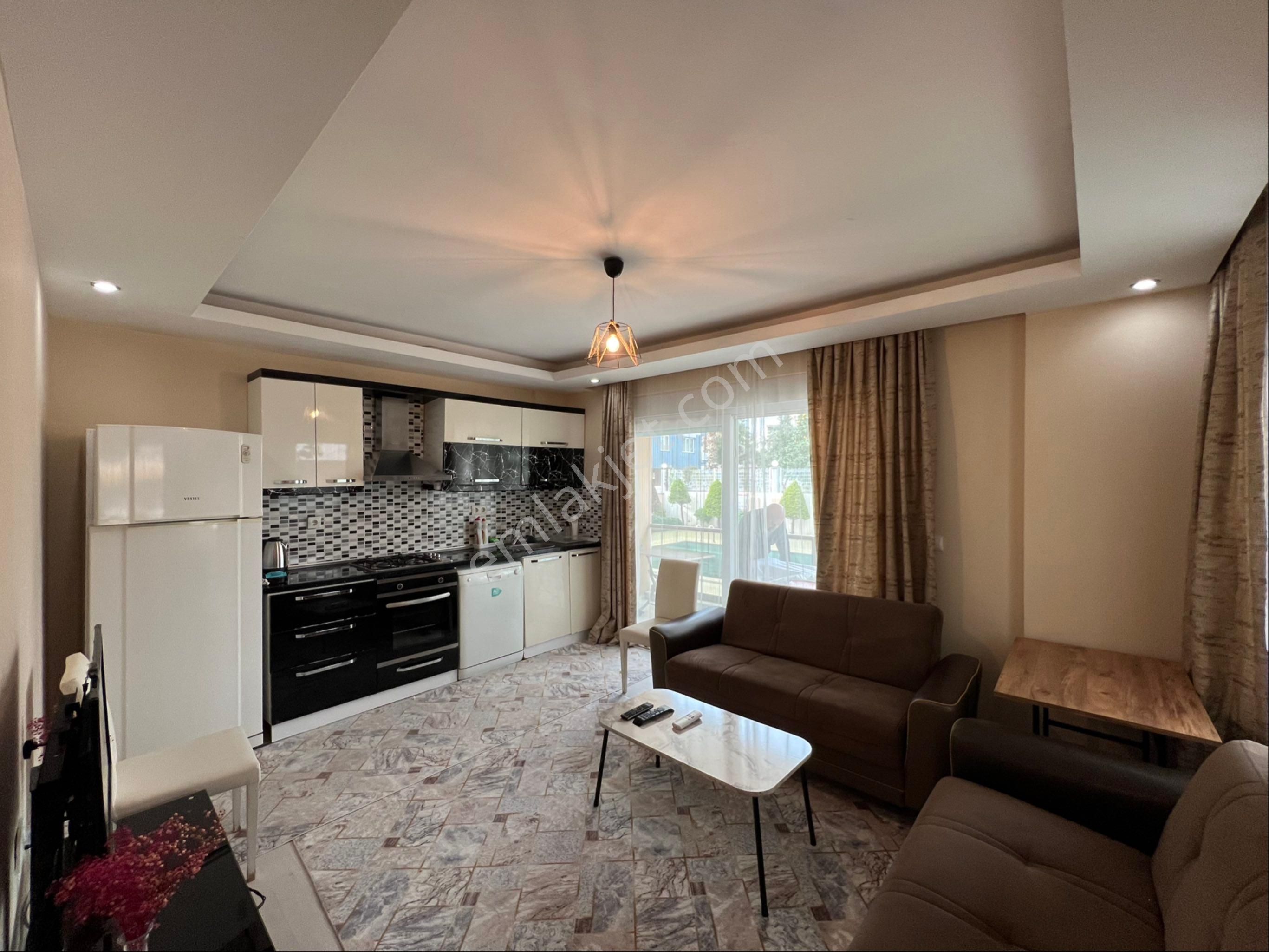 Antalya Konyaaltı Hurma Merkezi Konumda Geniş 1+1 Full Eşyalı Kiralık Daire