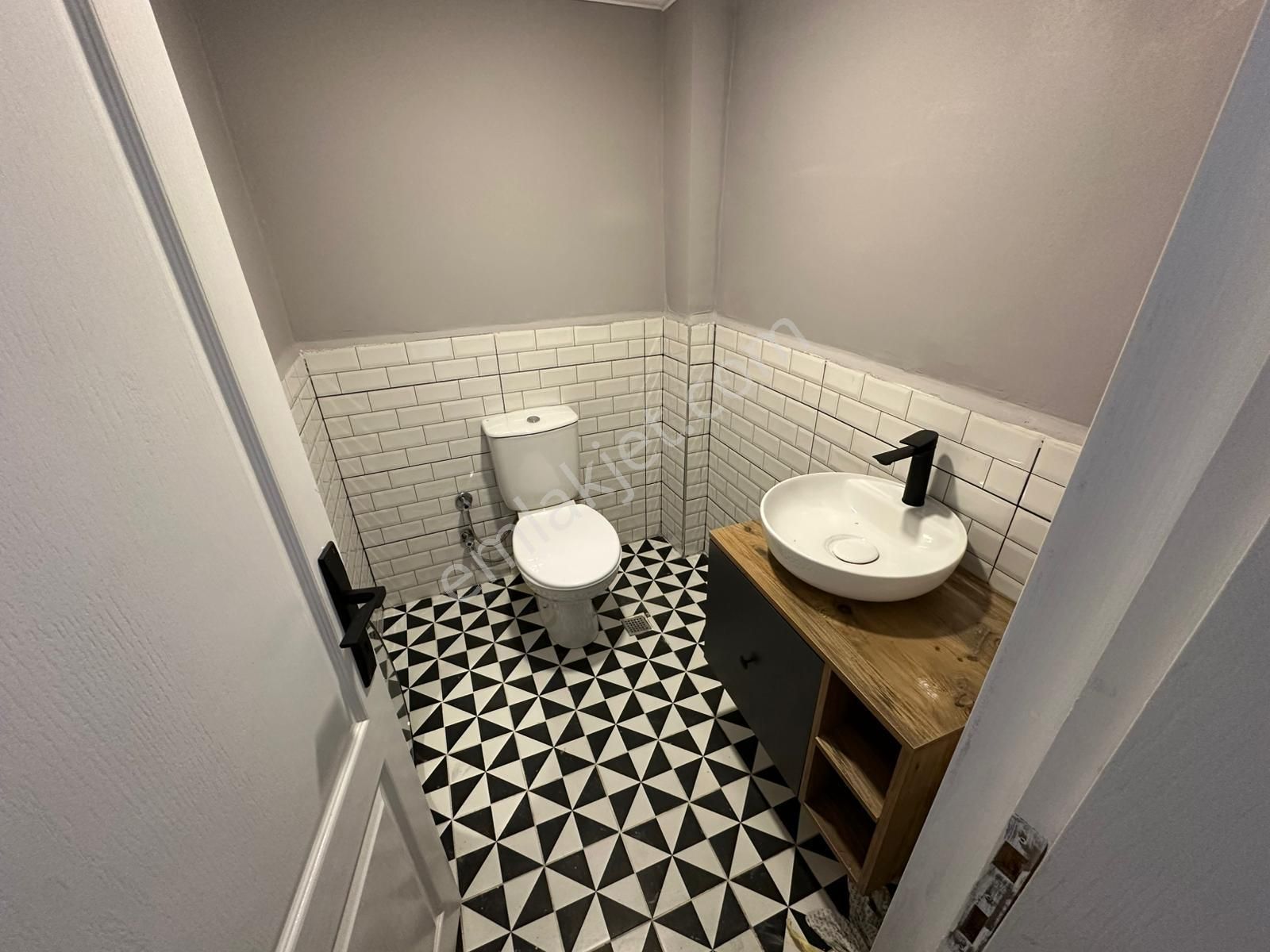 Değirmenönü Mahallesinde Komple Yenilenmiş 3+1 Çift Balkonlu Daire D112 - Görsel 9