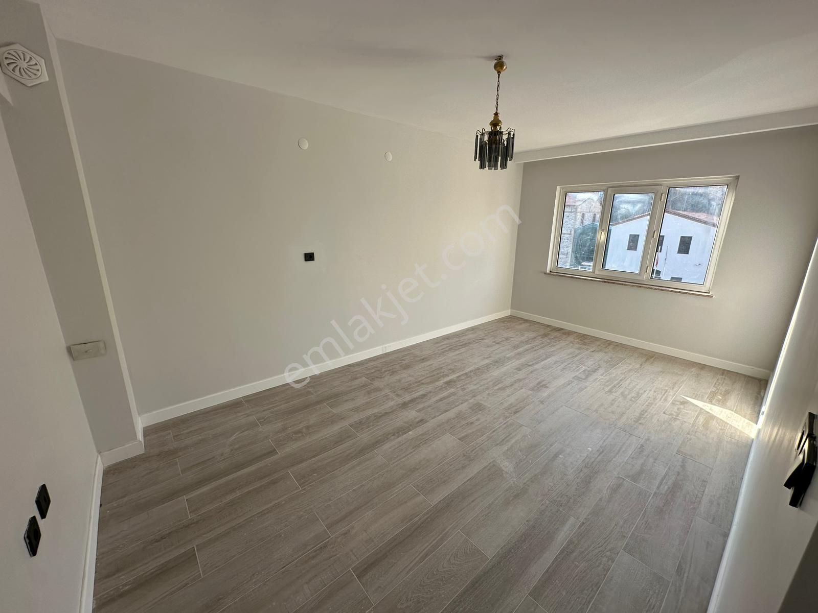 Değirmenönü Mahallesinde Komple Yenilenmiş 3+1 Çift Balkonlu Daire D112 - Görsel 7